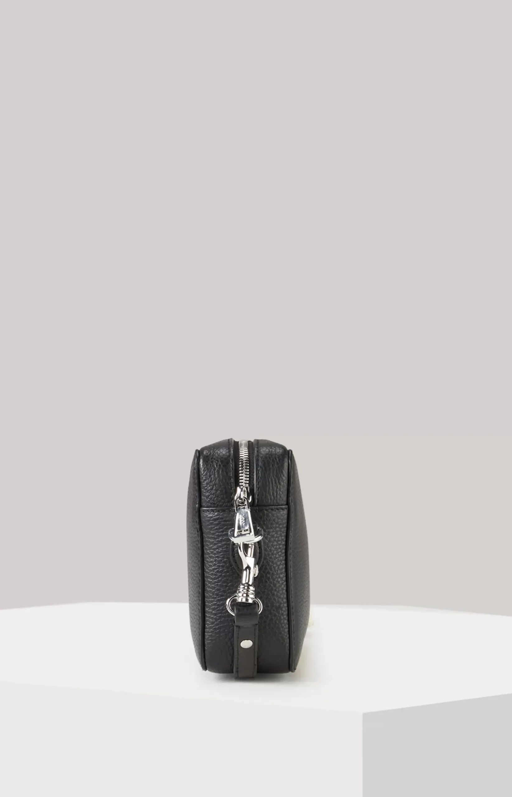 Giro Cloe Shoulder Bag in Black