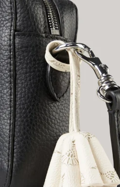 Giro Cloe Shoulder Bag in Black