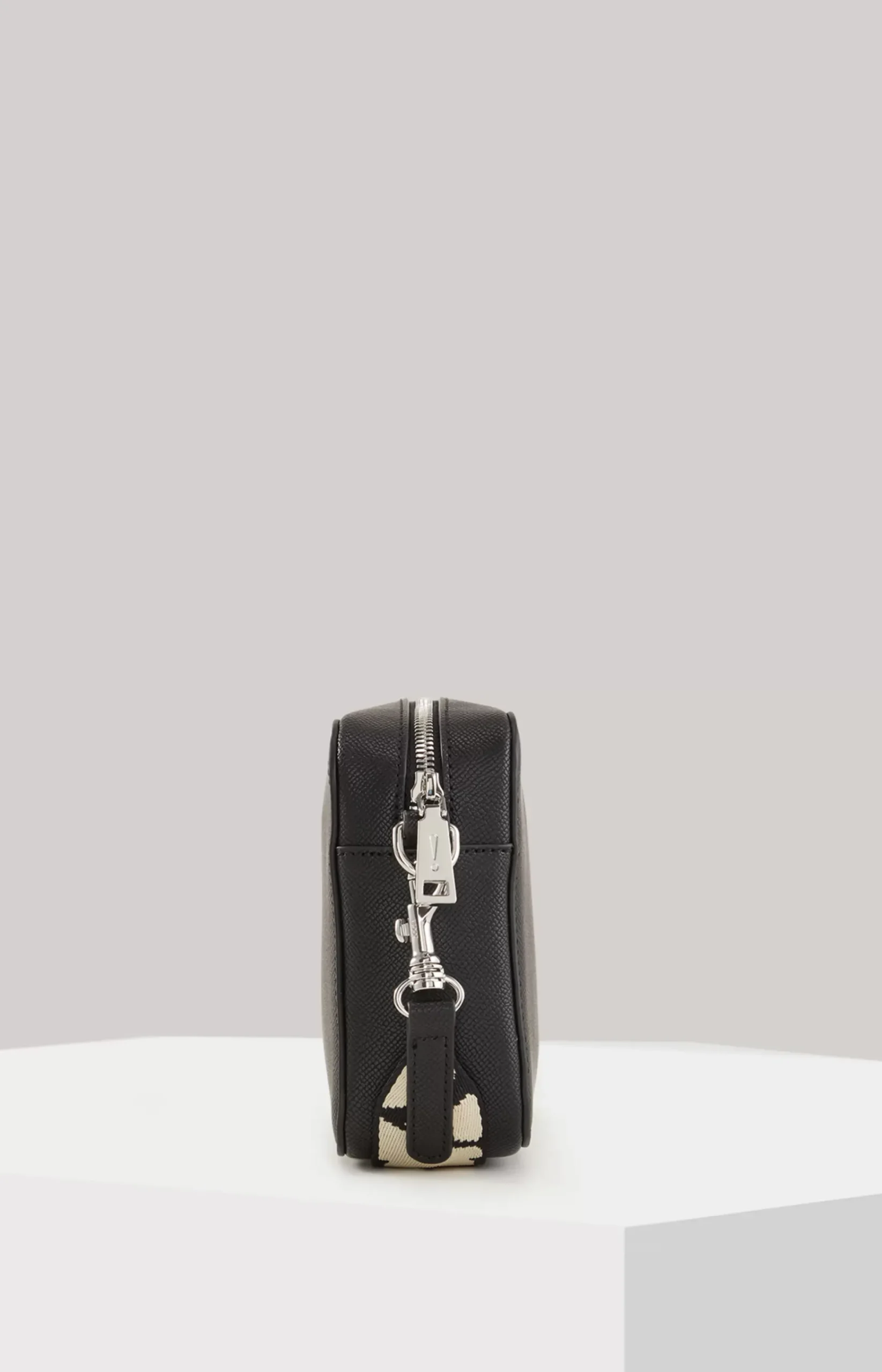 Giro Cloe Shoulder Bag in Black