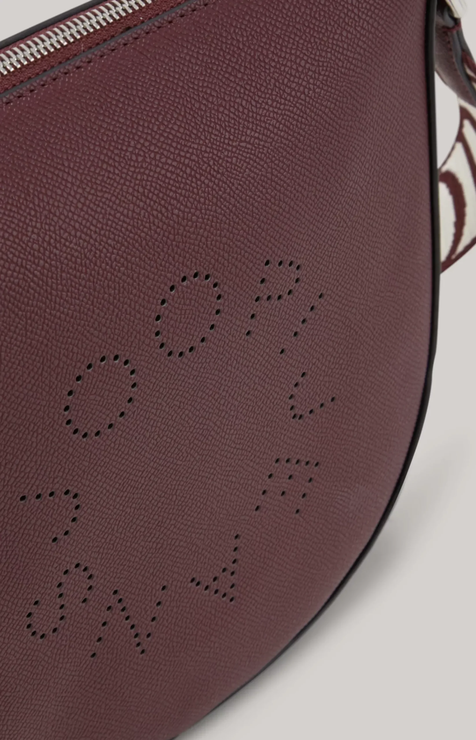 Giro Stella Shoulder Bag in Dark Red