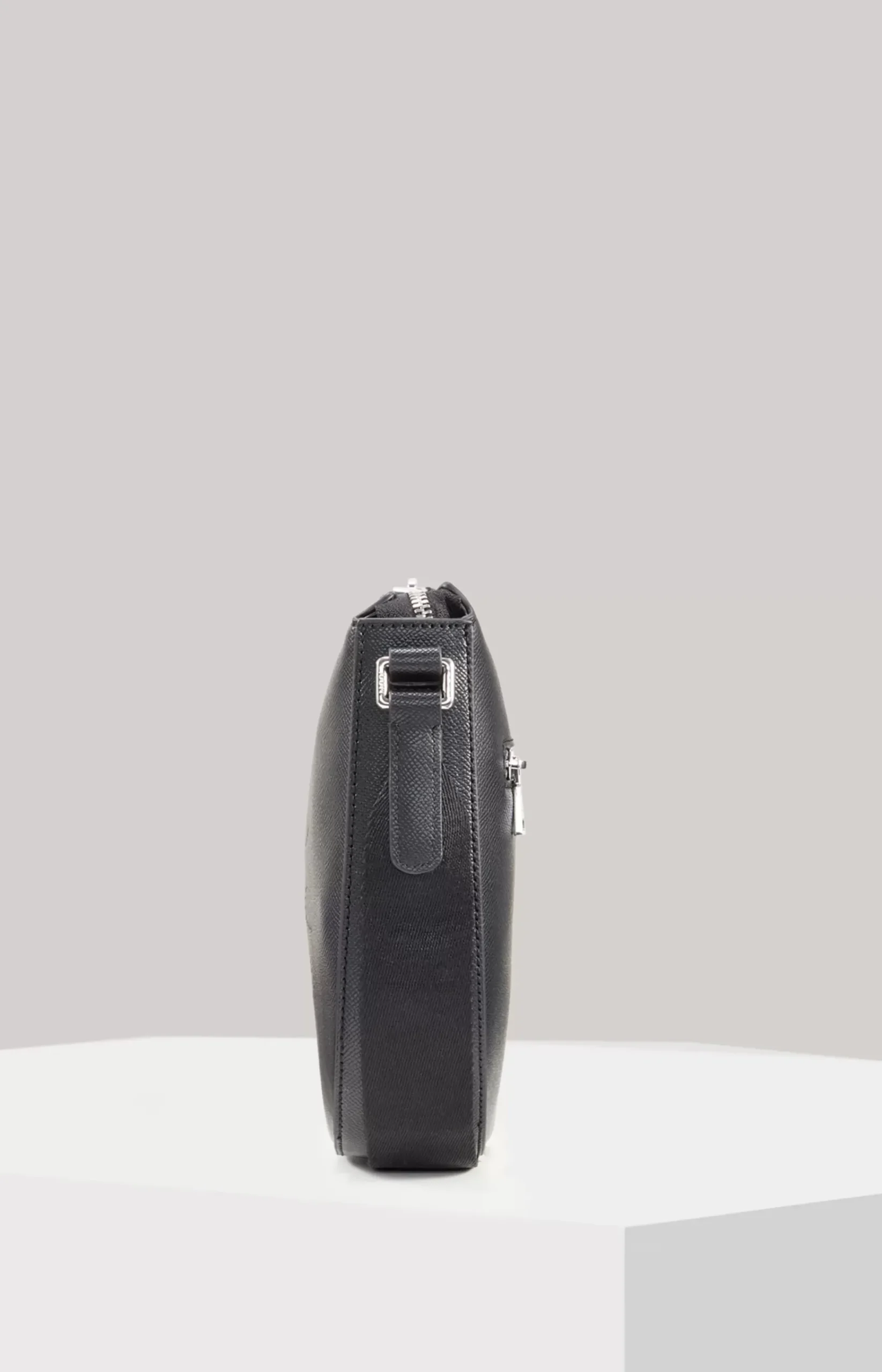 Giro Stella Shoulder Bag in Black
