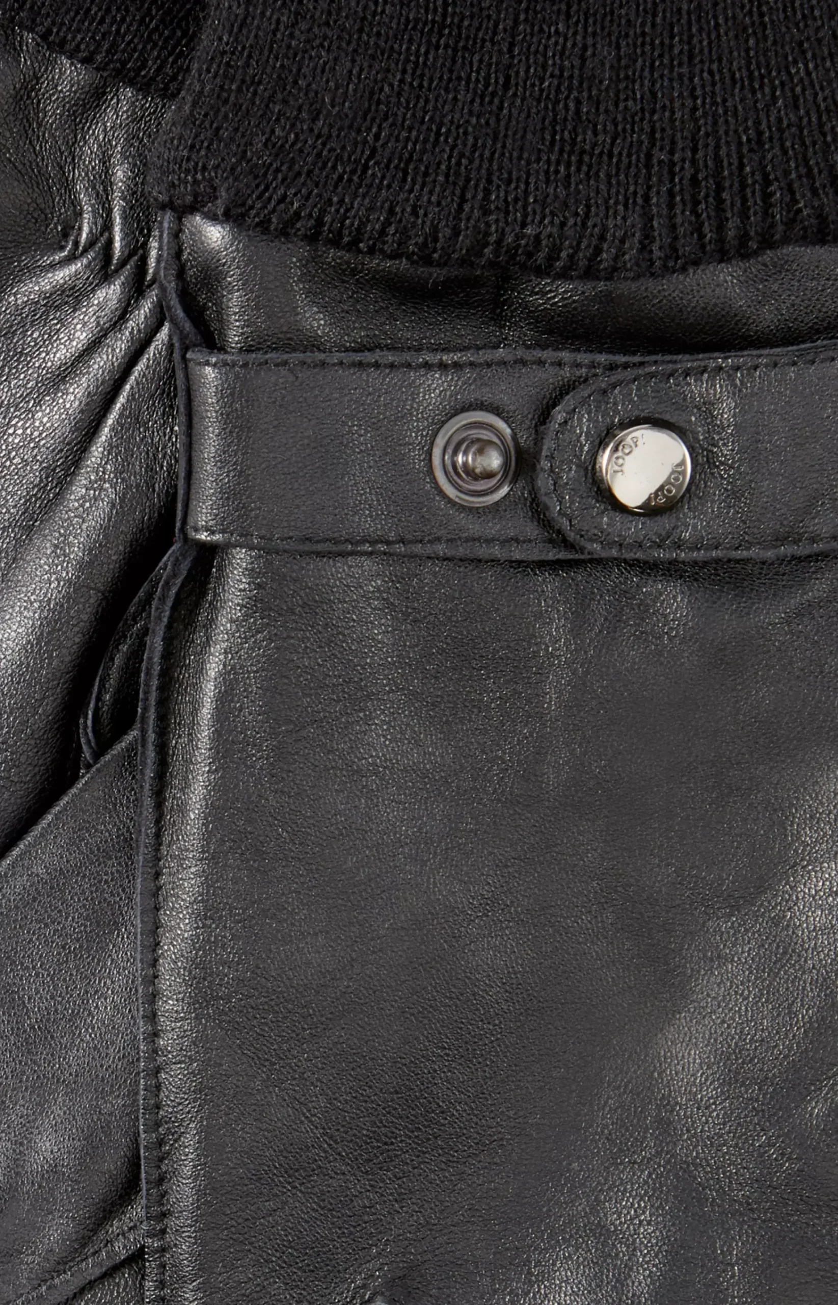 Gloves in Black