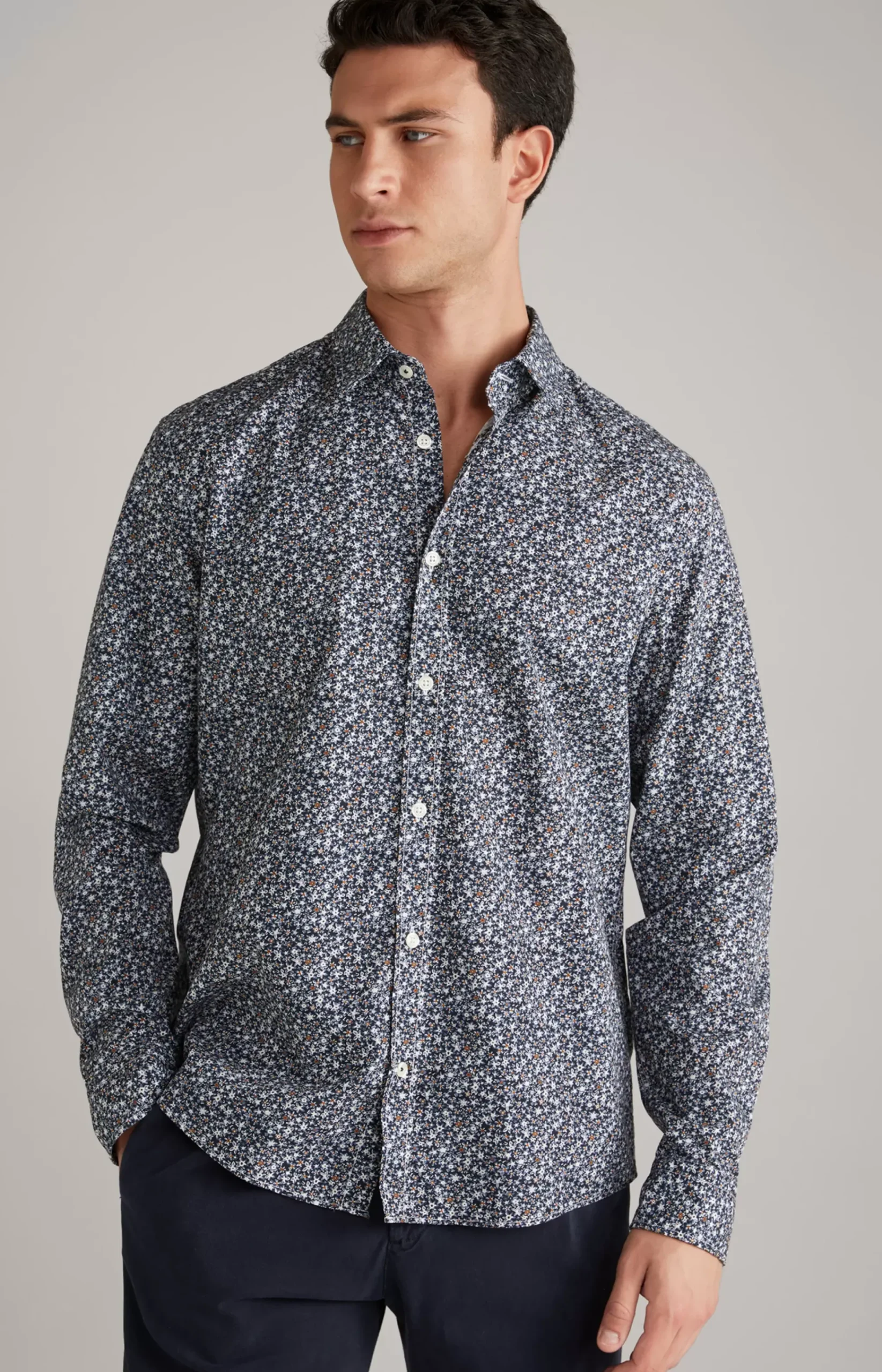 Hanson Cotton Shirt in Dark Blue/Off-white