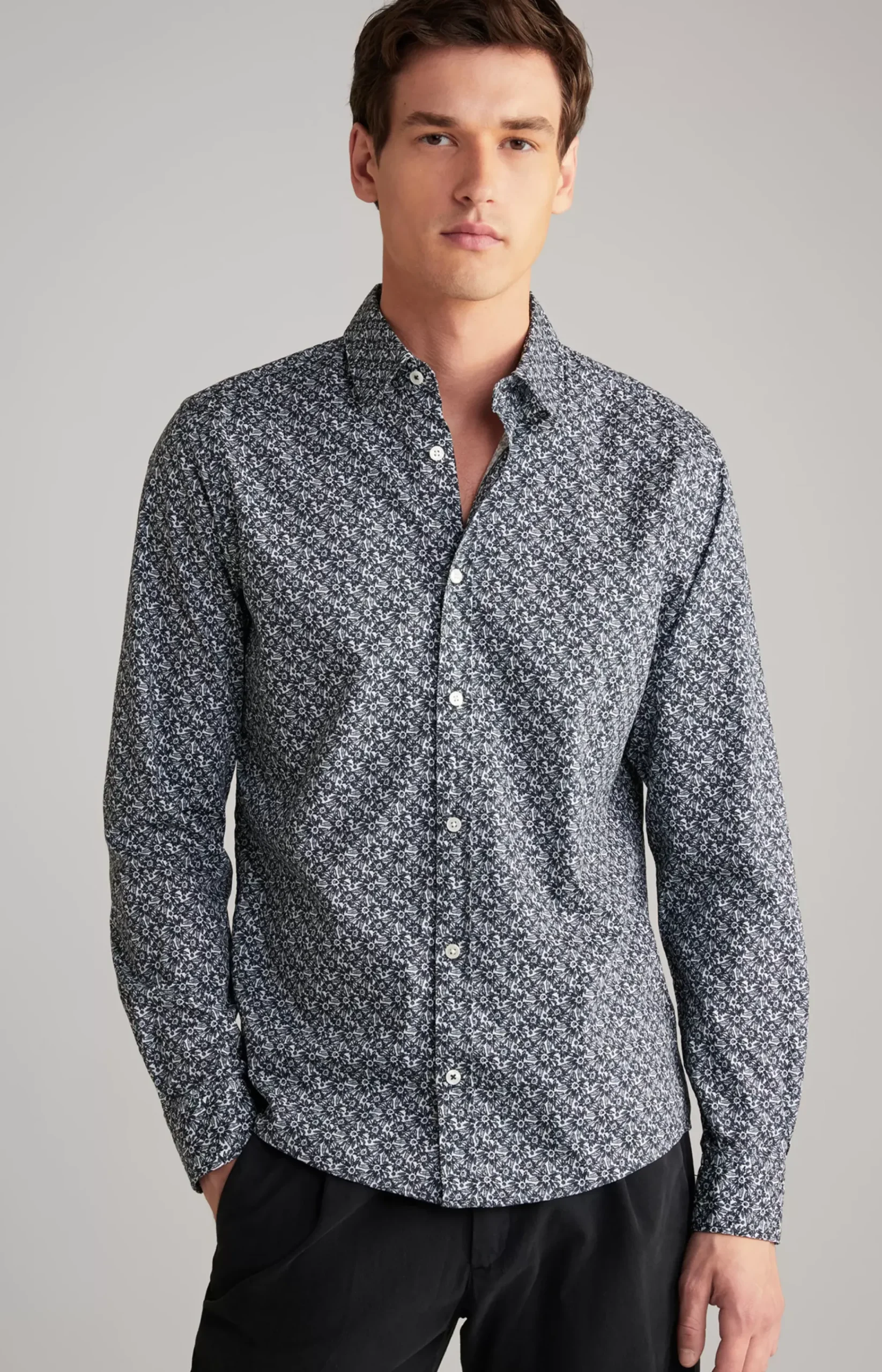 Hanson Cotton Shirt in Dark Blue, patterned