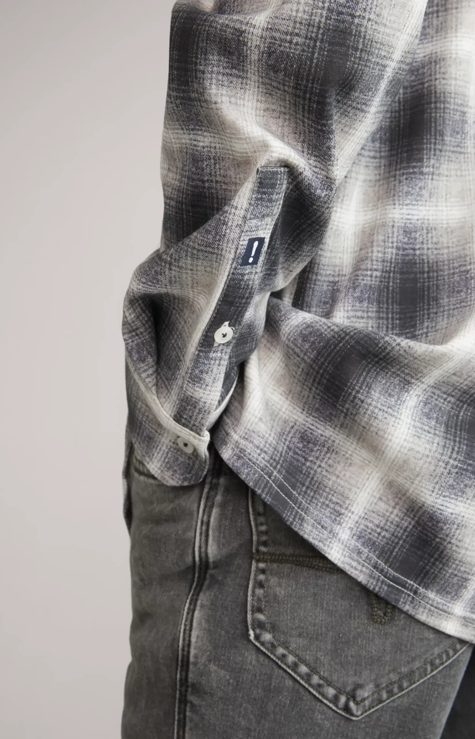 Hanson Cotton Shirt in Grey, patterned