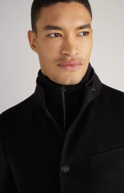 Hectar Jacket in Black