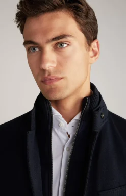 Hectar Jacket in Navy