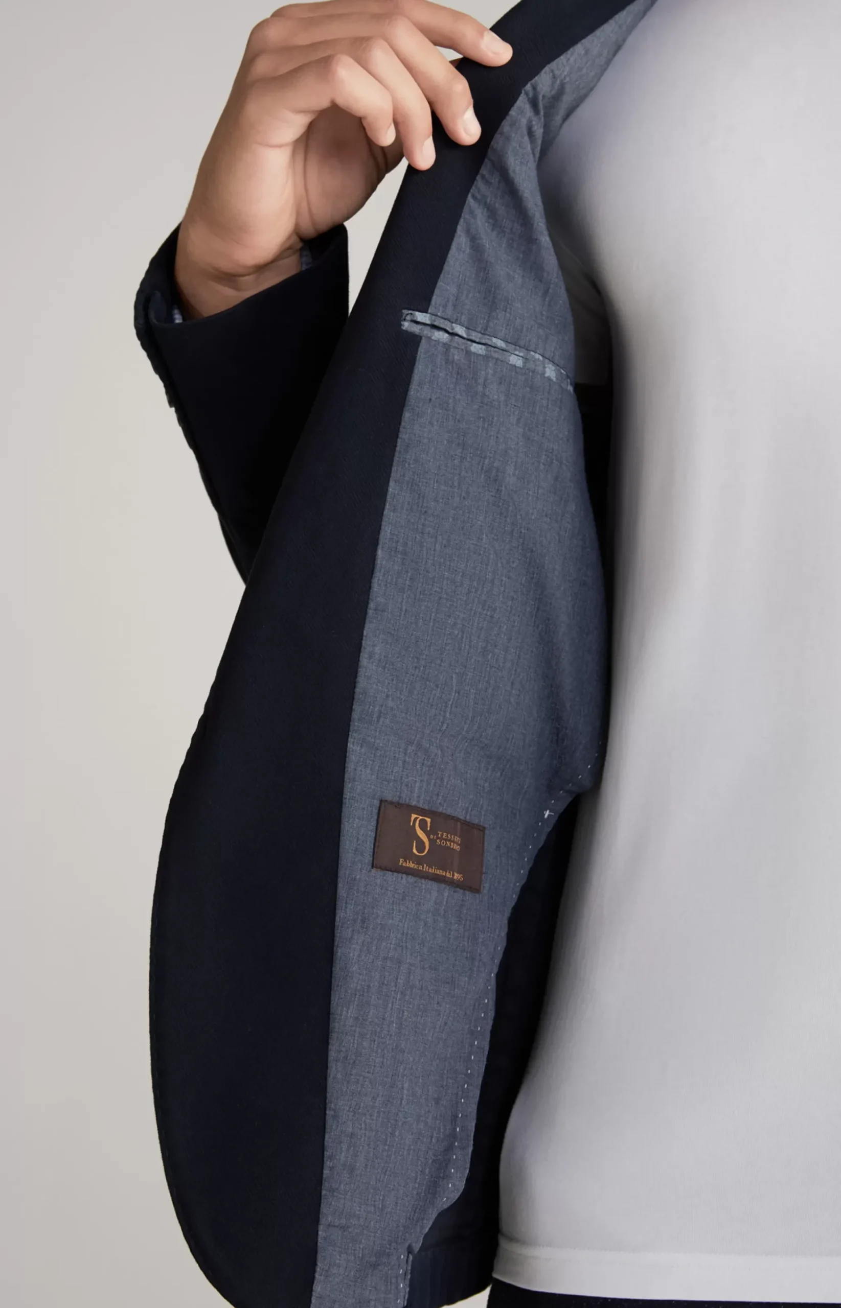Hedvin Jacket in Navy