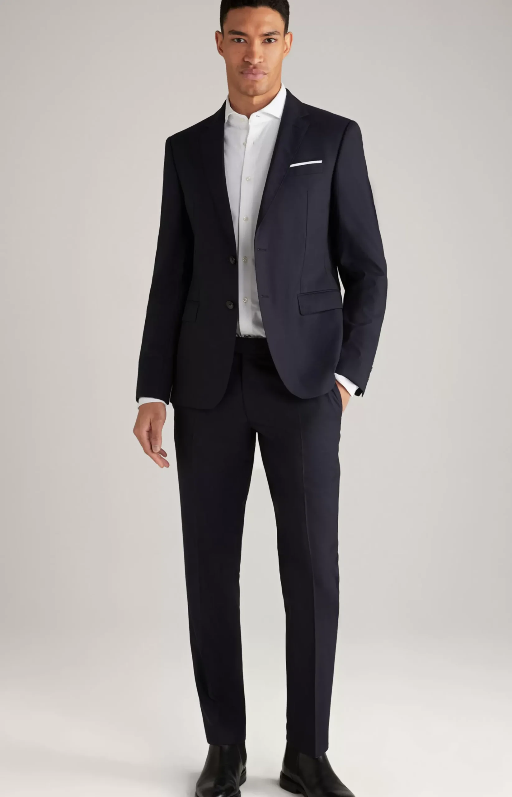 Herby Blayr Virgin Wool Suit in Dark Blue