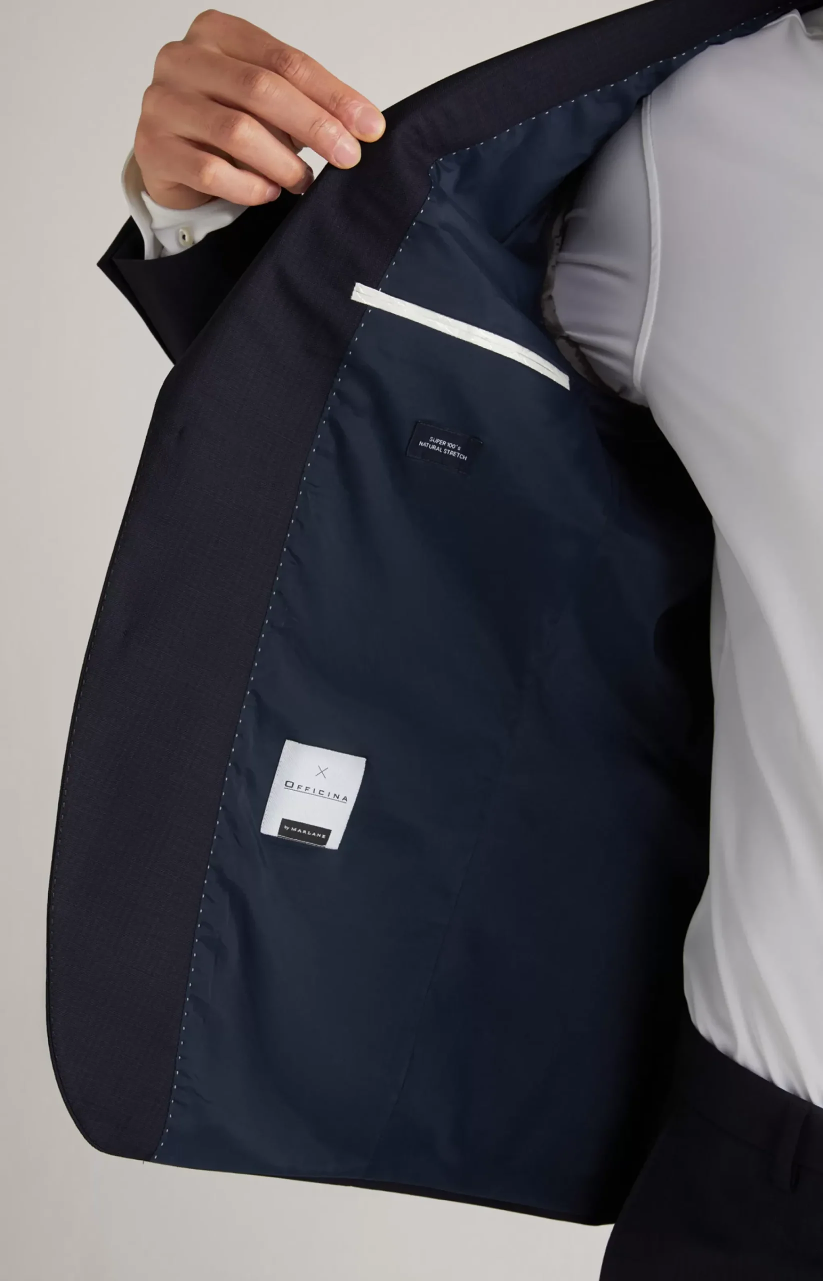 Herby Blayr Virgin Wool Suit in Dark Blue