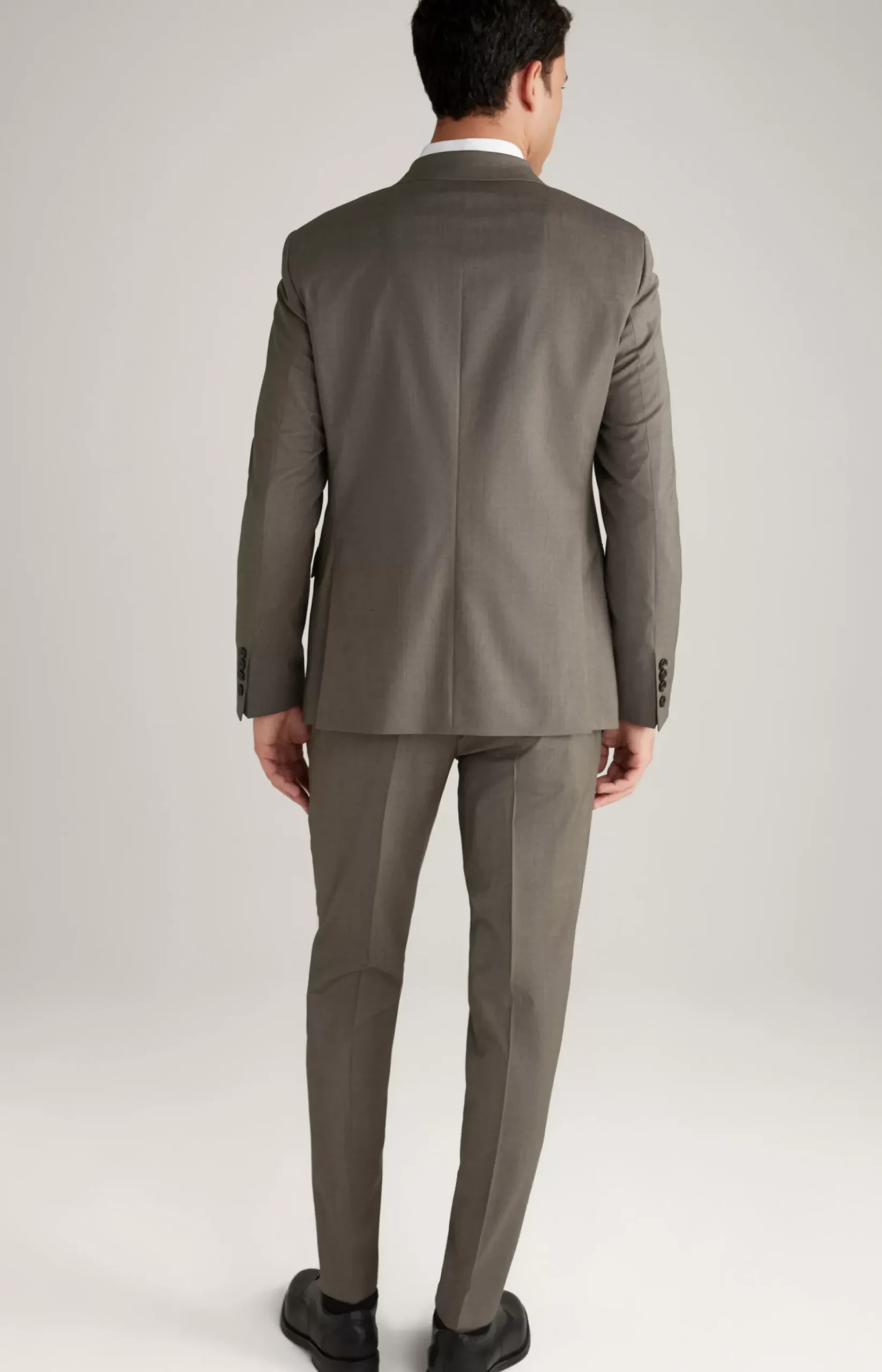 Herby-Blayr Suit in Beige/Grey