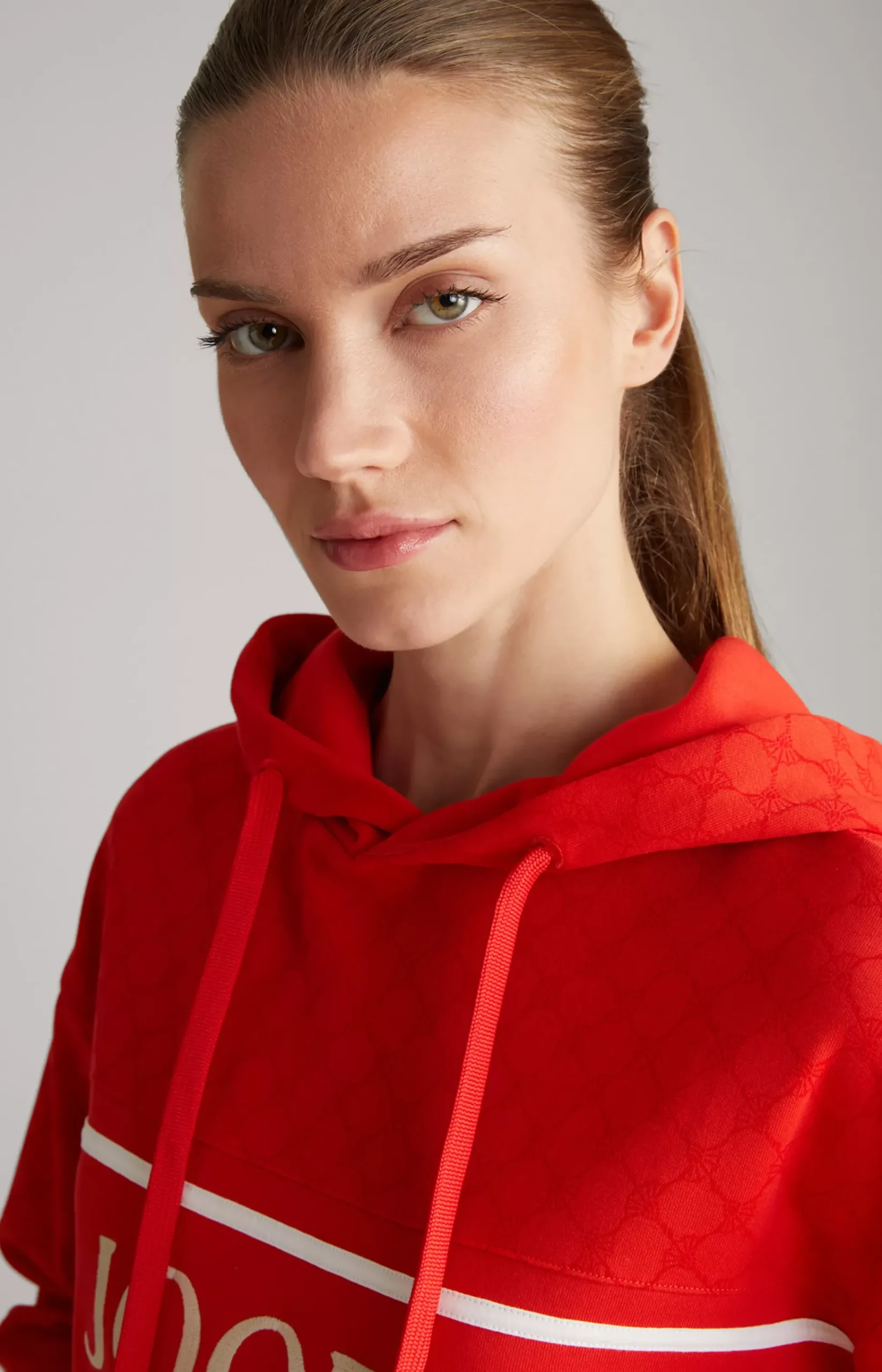 Hoodie in a Red Pattern