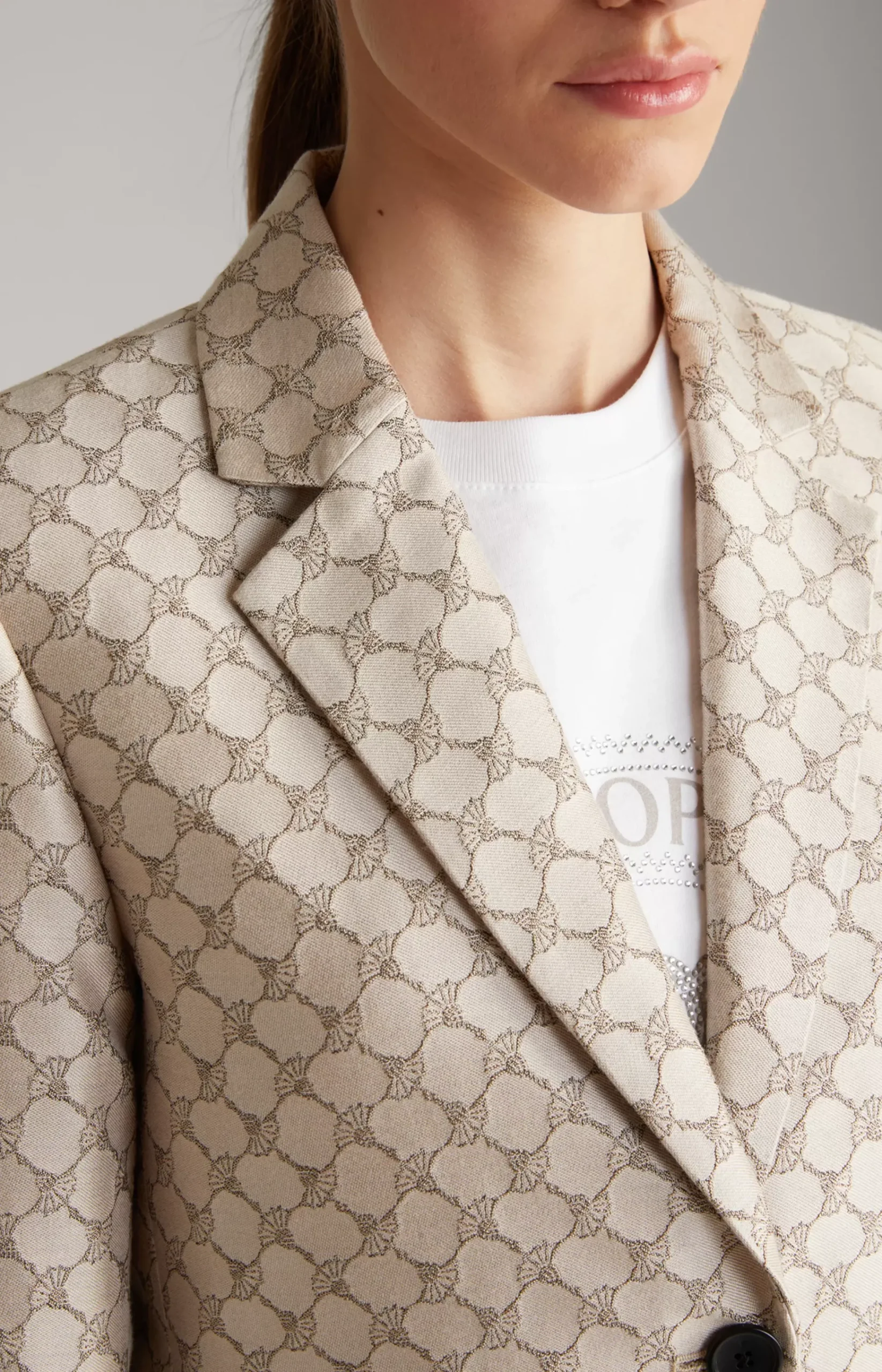 Jacquard Blazer in Beige Pattern