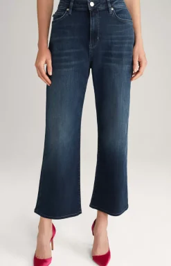 Jeans in a Dark Denim Blue