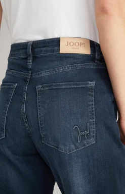 Jeans in a Dark Denim Blue