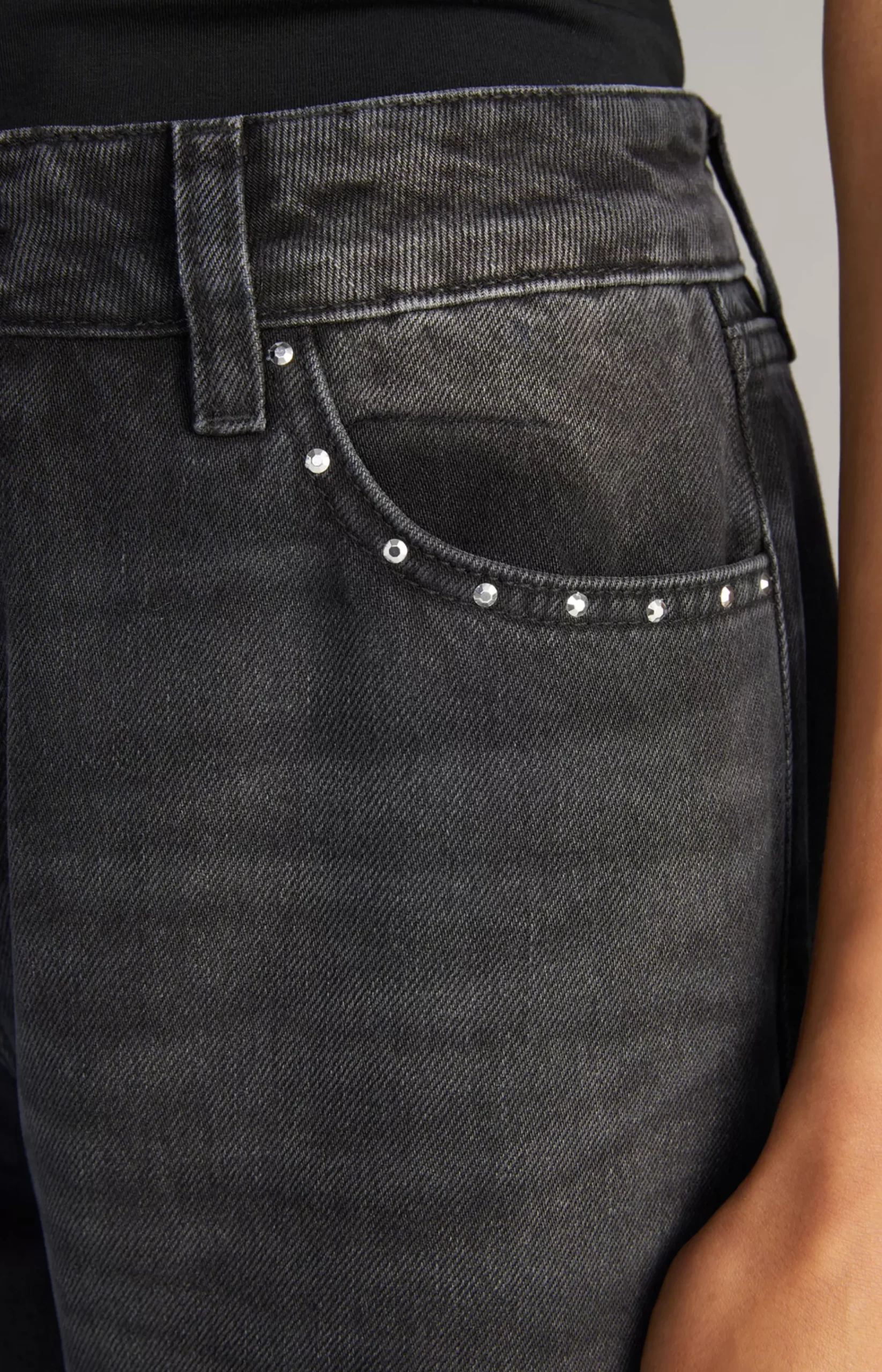 Jeans in a Dark Grey Washed Look