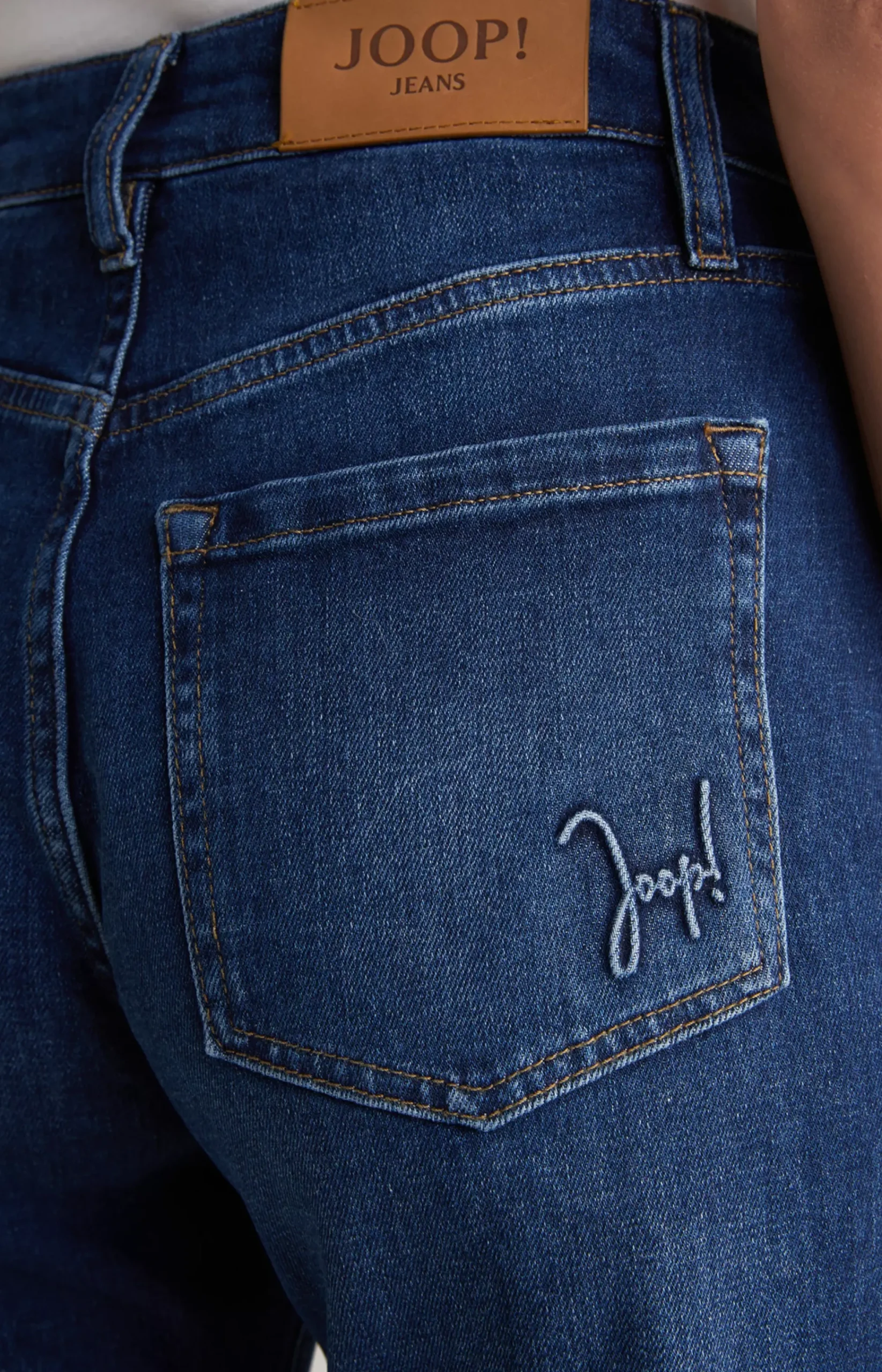 Jeans in a Denim Blue Washed Look