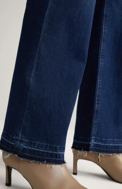 Jeans in a Denim Blue Washed Look