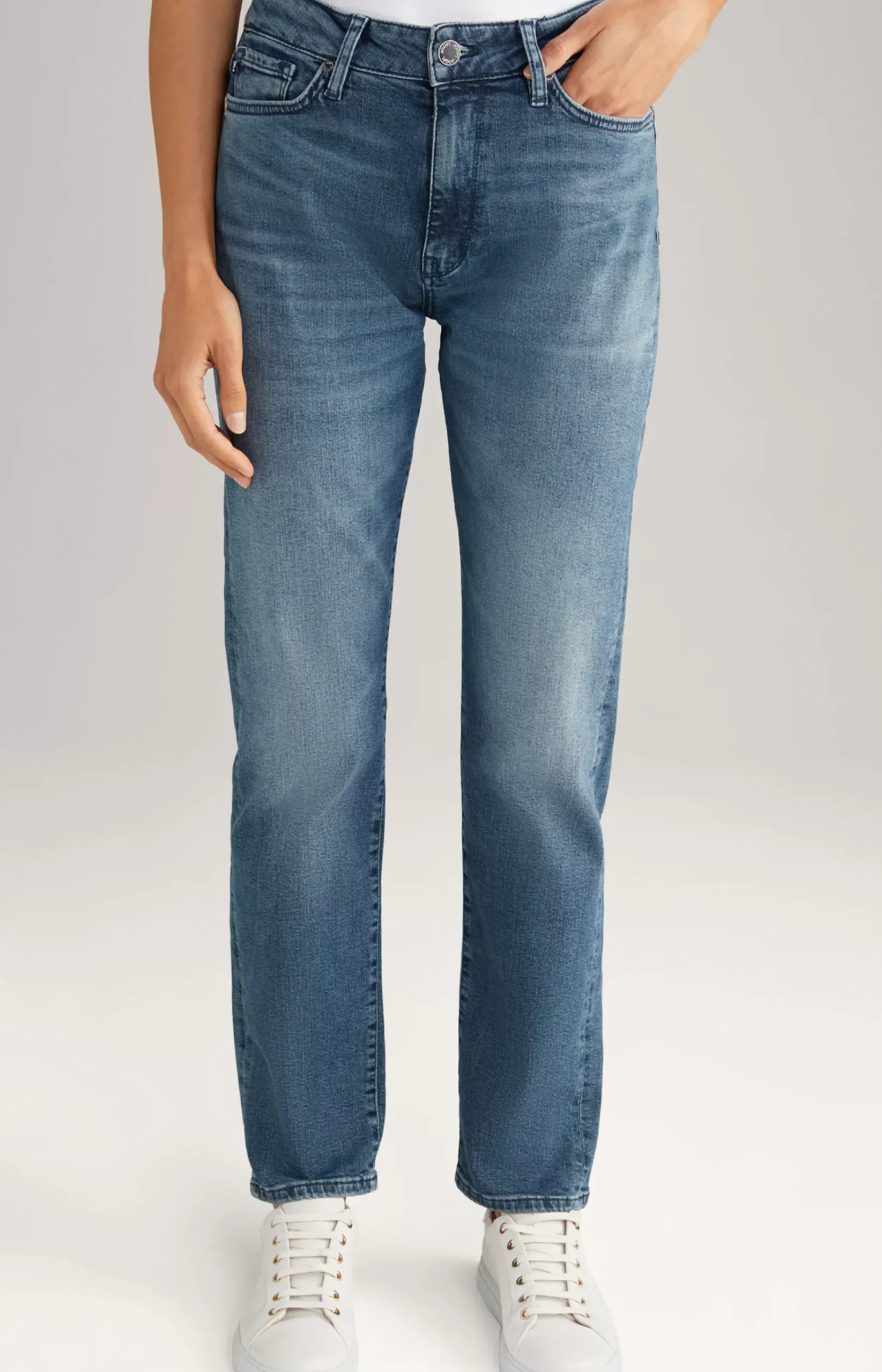 Jeans in a Denim Blue Washed Look