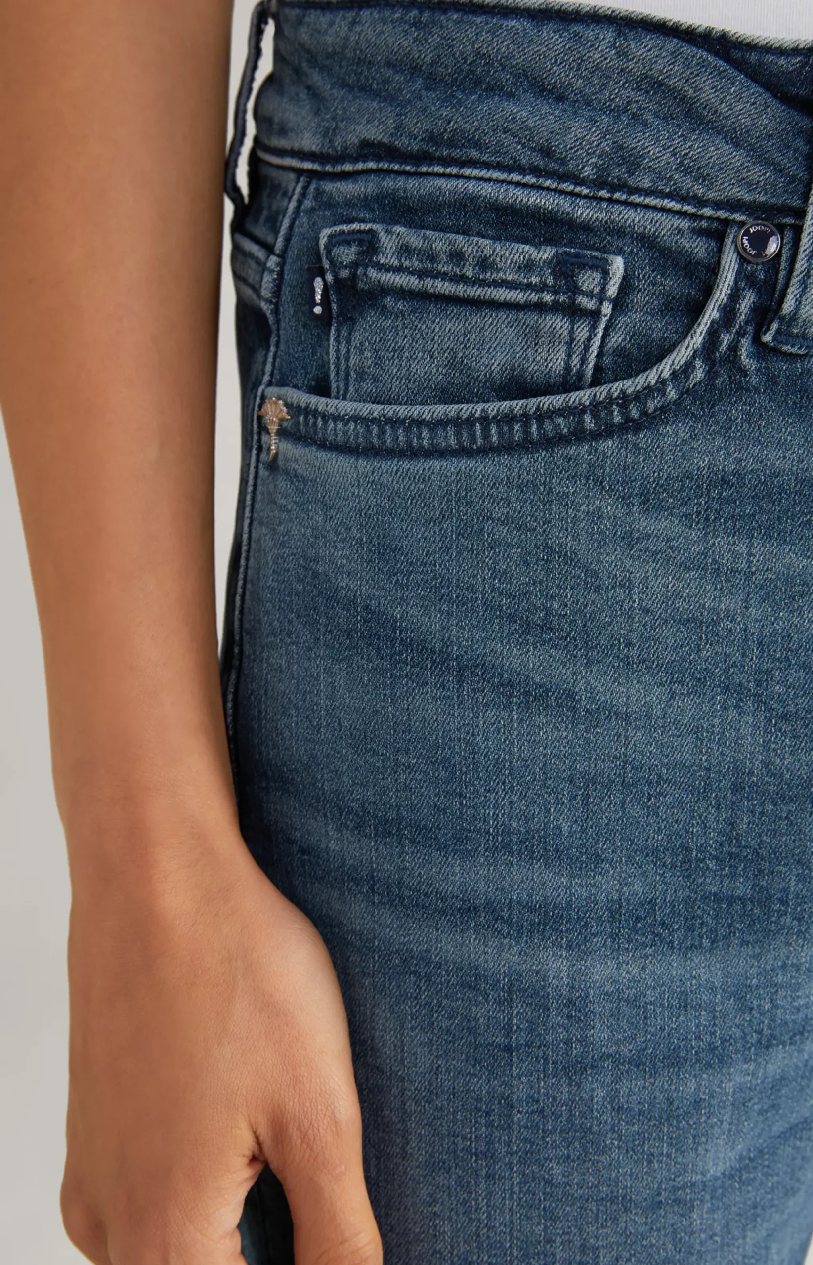Jeans in a Denim Blue Washed Look