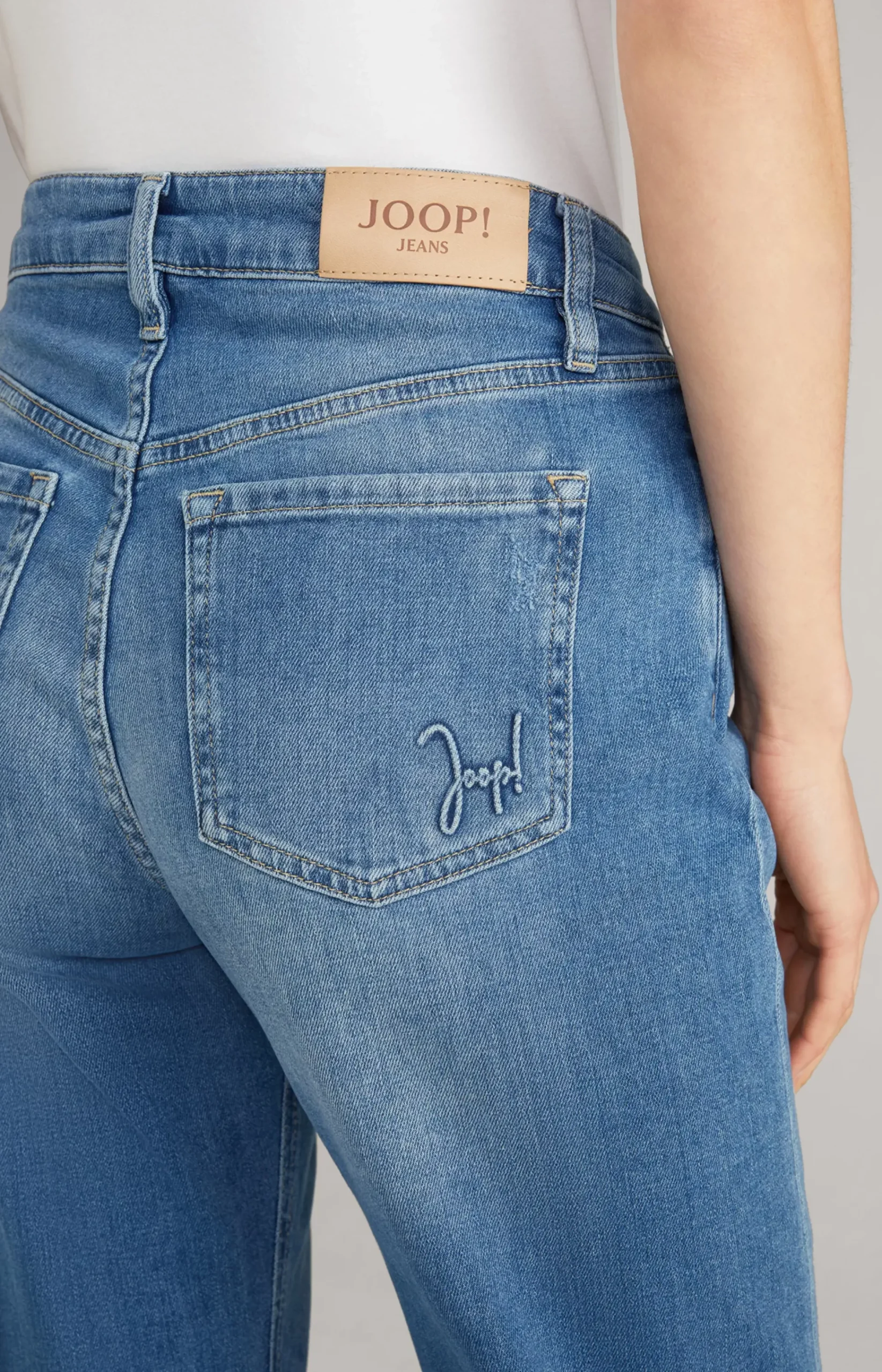 Jeans in a Denim Blue Washed Look