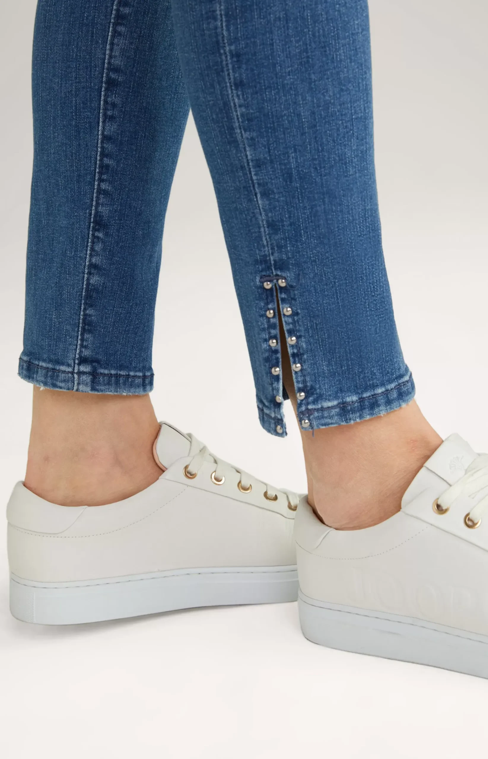 Jeans in a Denim Blue Washed Look