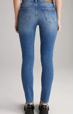 Jeans in a Medium Blue Washed Look