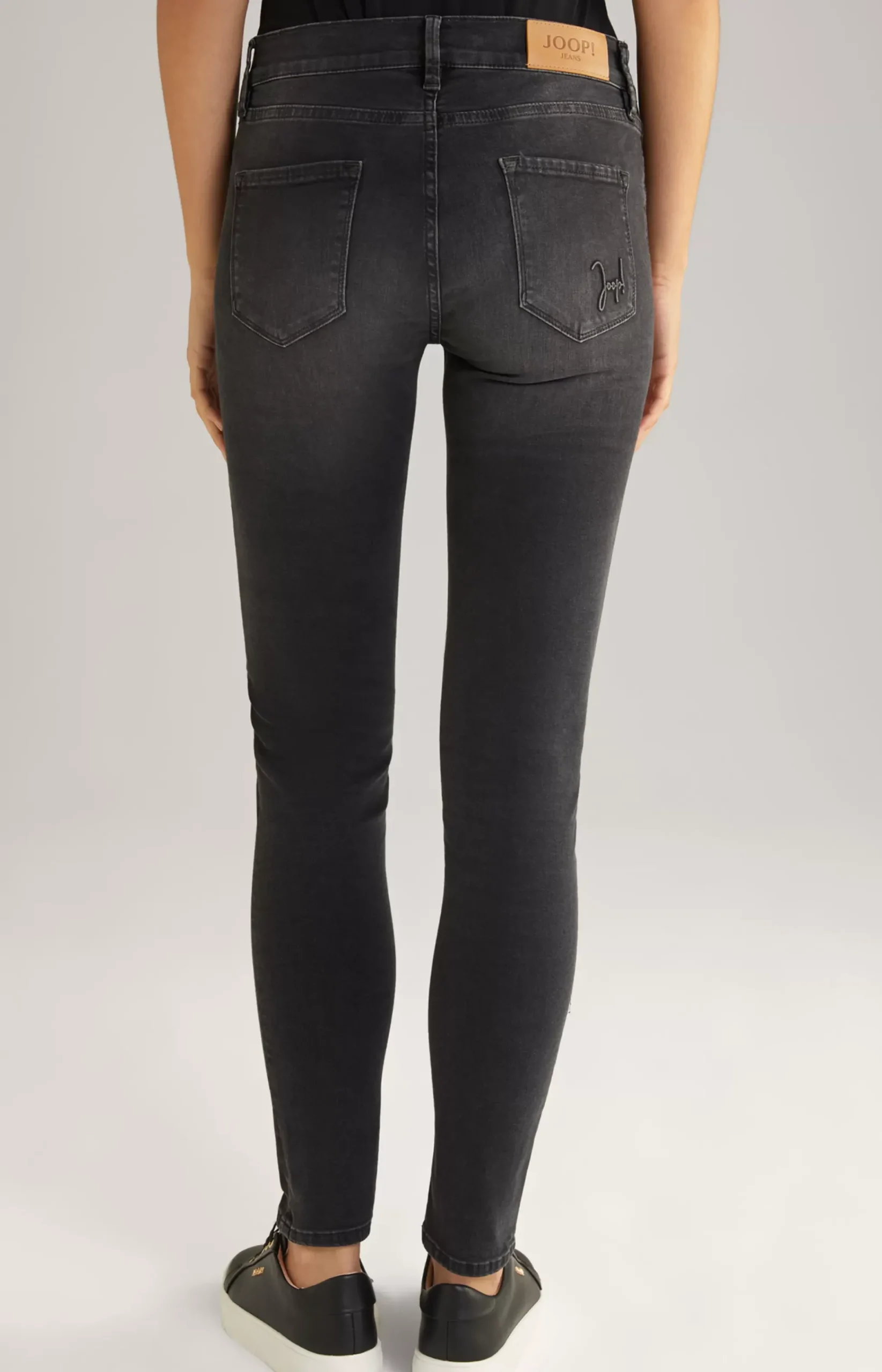 Jeans in an Anthracite Washed Look