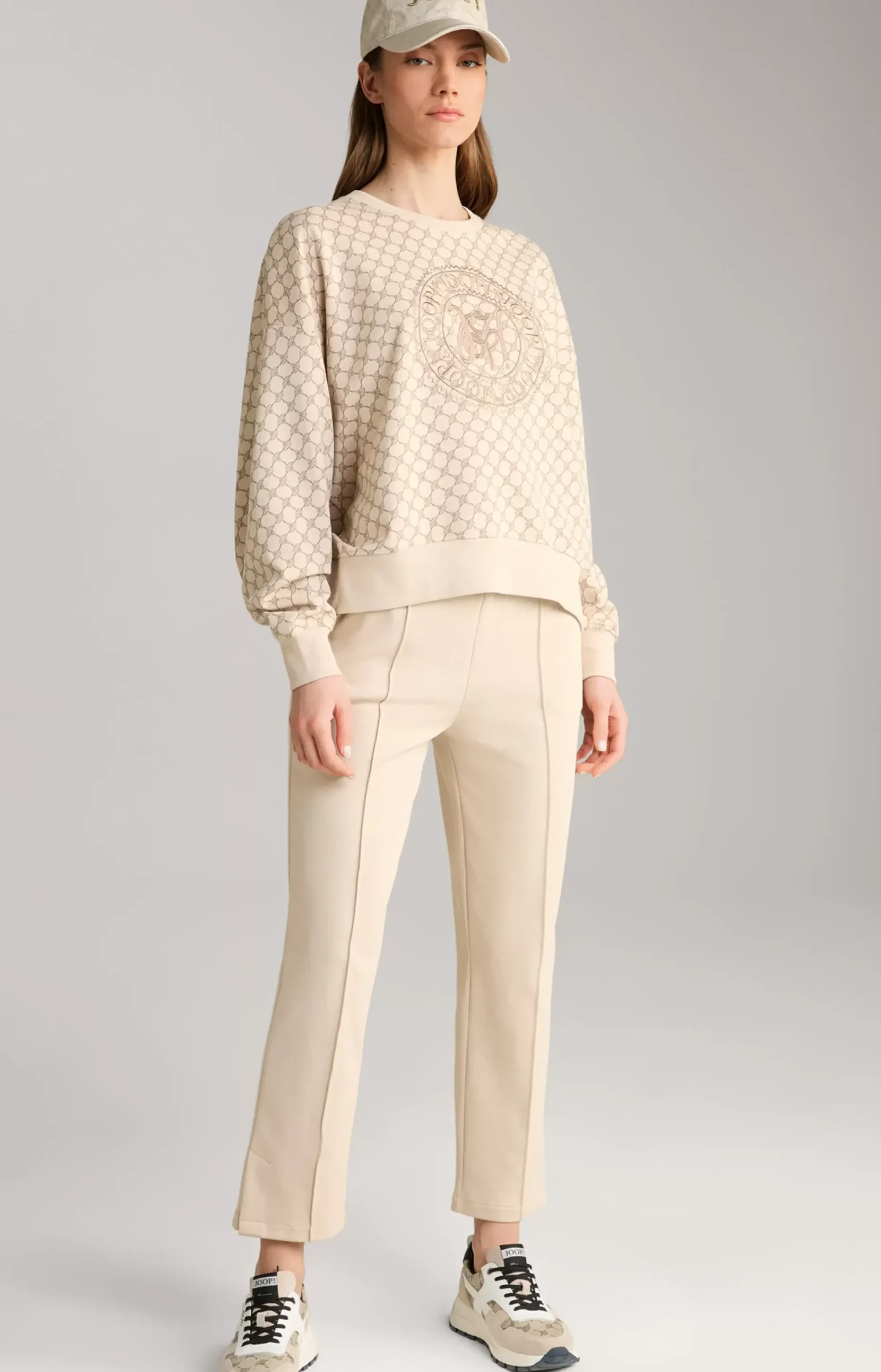 Jogging Pants in Beige