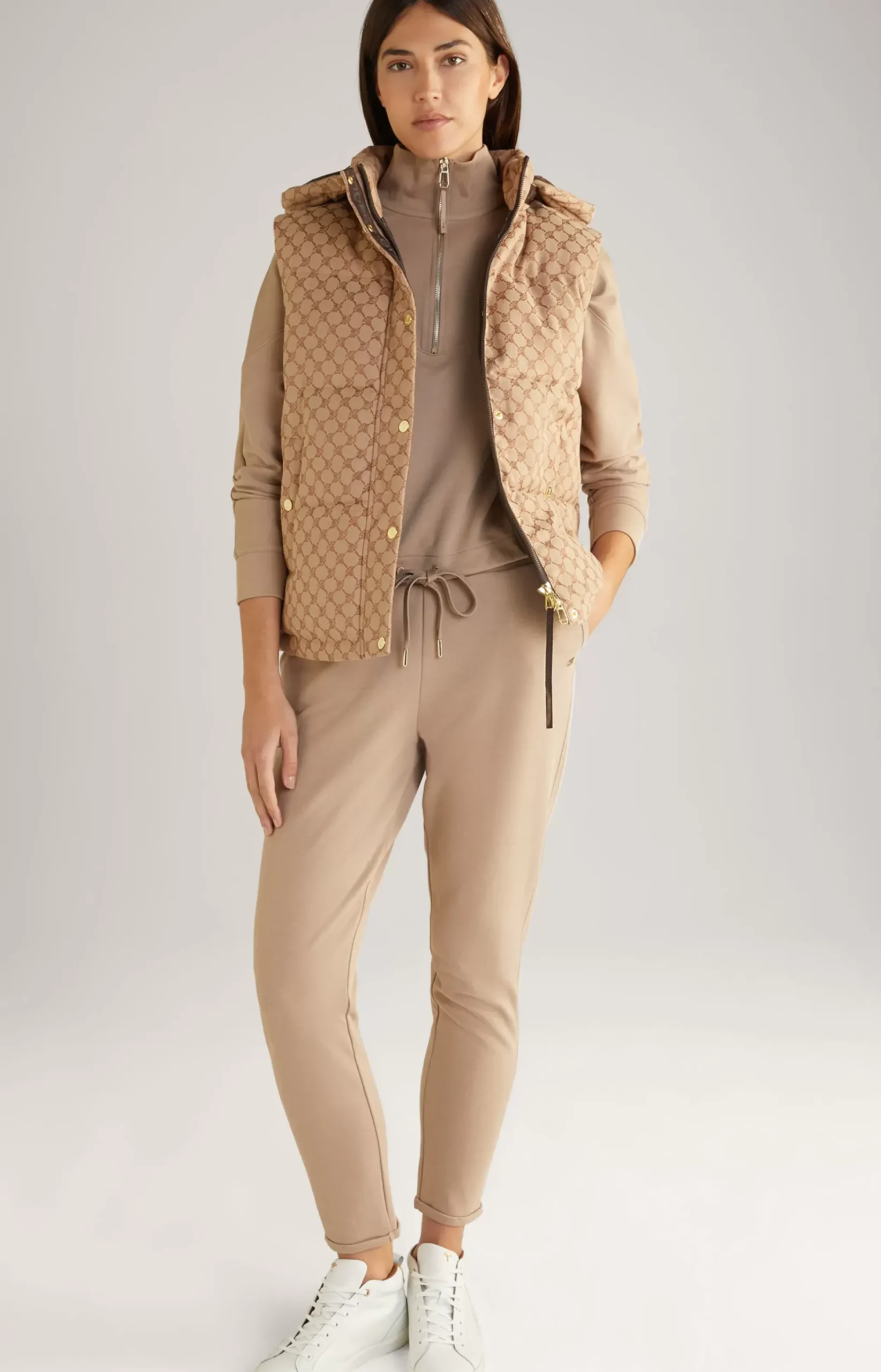 Jogging Pants in Light Brown