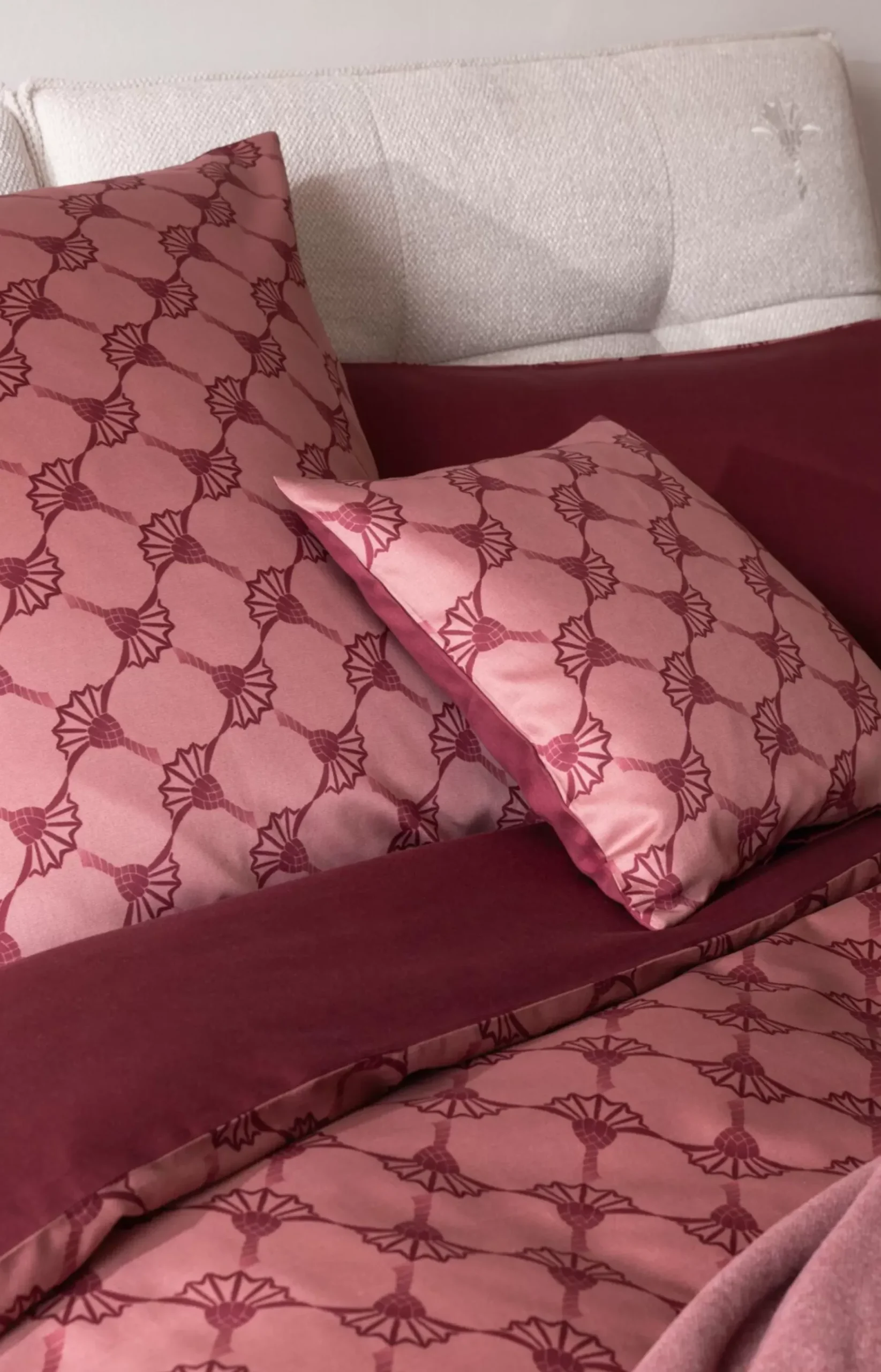 JOOP! CORNFLOWER DOUBLE Bed Linen in Fine Rouge