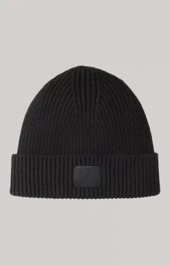 Knitted Beanie in Black