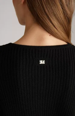 Knitted Pullover in Black