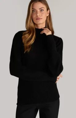 Knitted Pullover in Black
