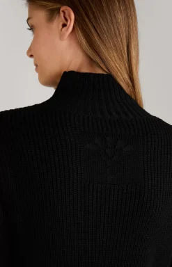 Knitted Pullover in Black