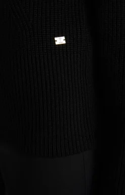 Knitted Pullover in Black