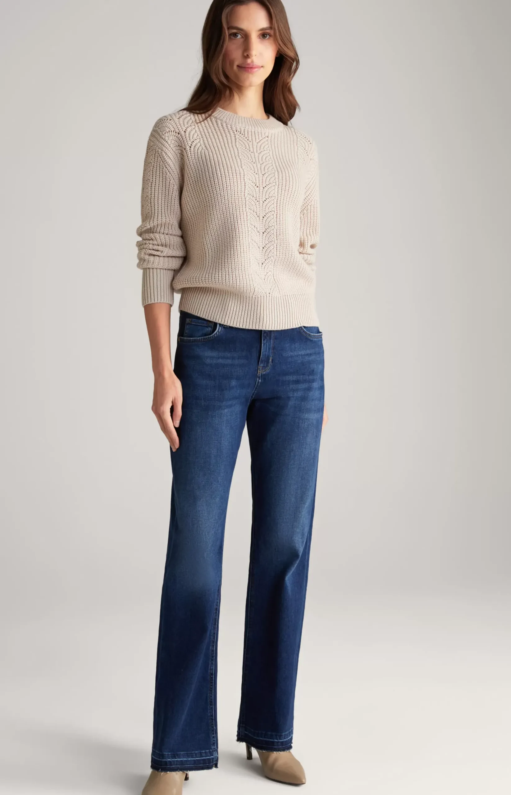 Knitted Pullover in Champagne