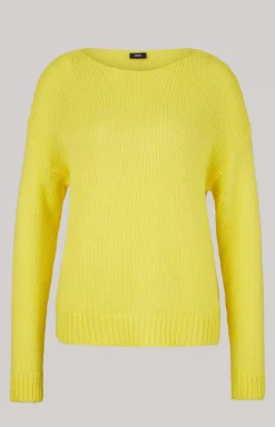 Knitted Pullover in Yellow