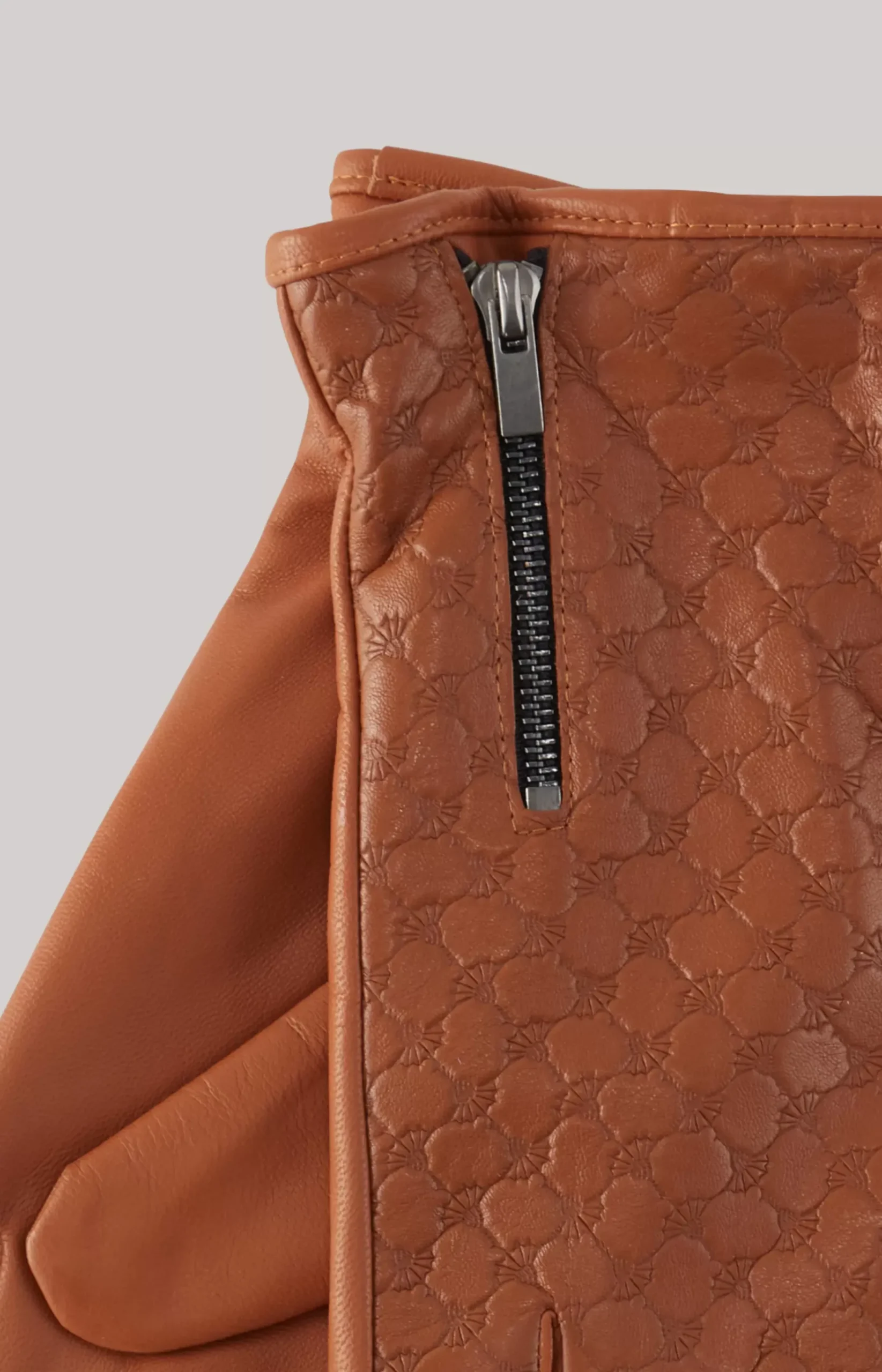 Leather Gloves in Cognac