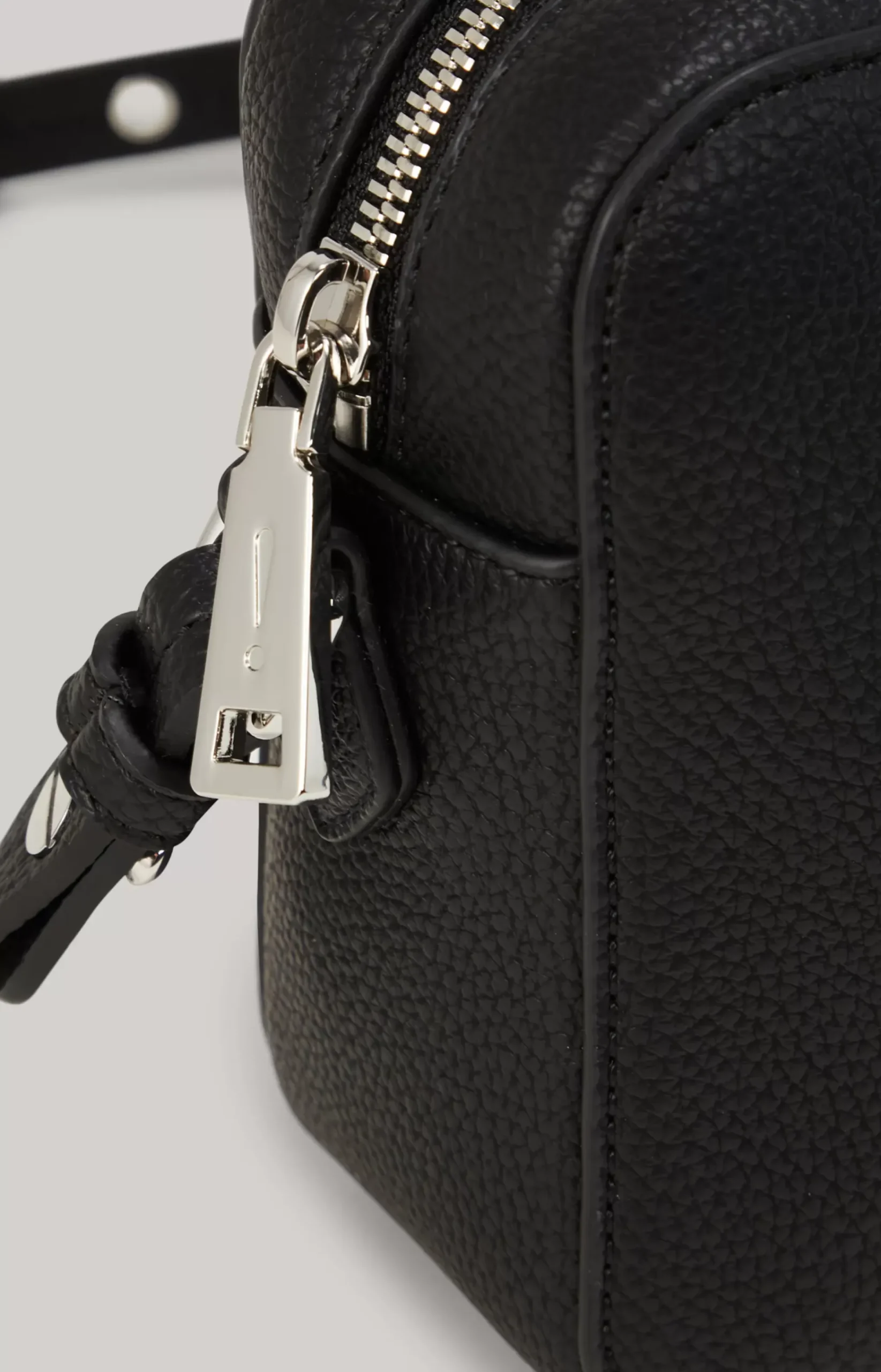 Lettera Cloe Shoulder Bag in Black