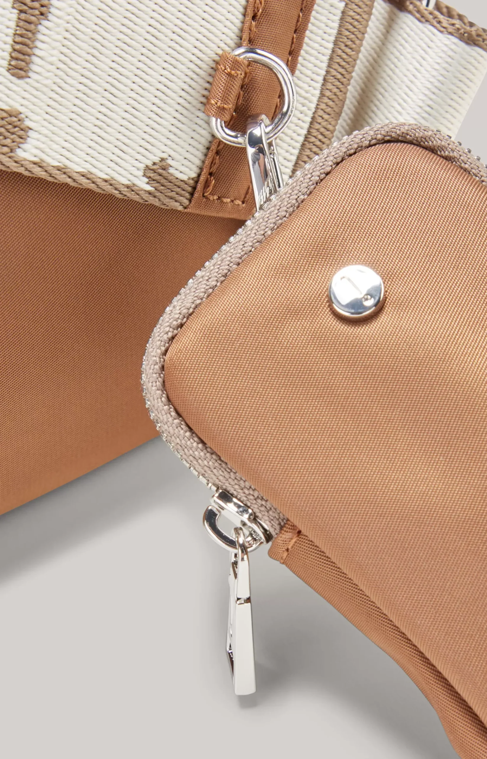 Lietissimo Jasmina Shoulder Bag in Brown