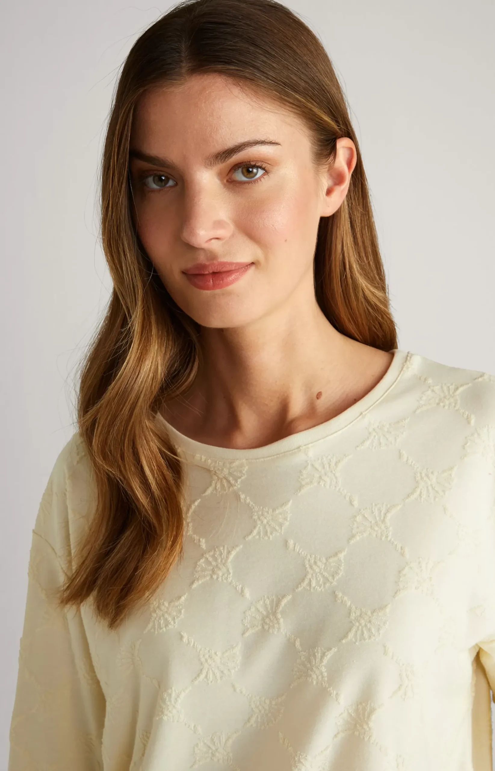 Long-sleeved Loungewear in Light Yellow