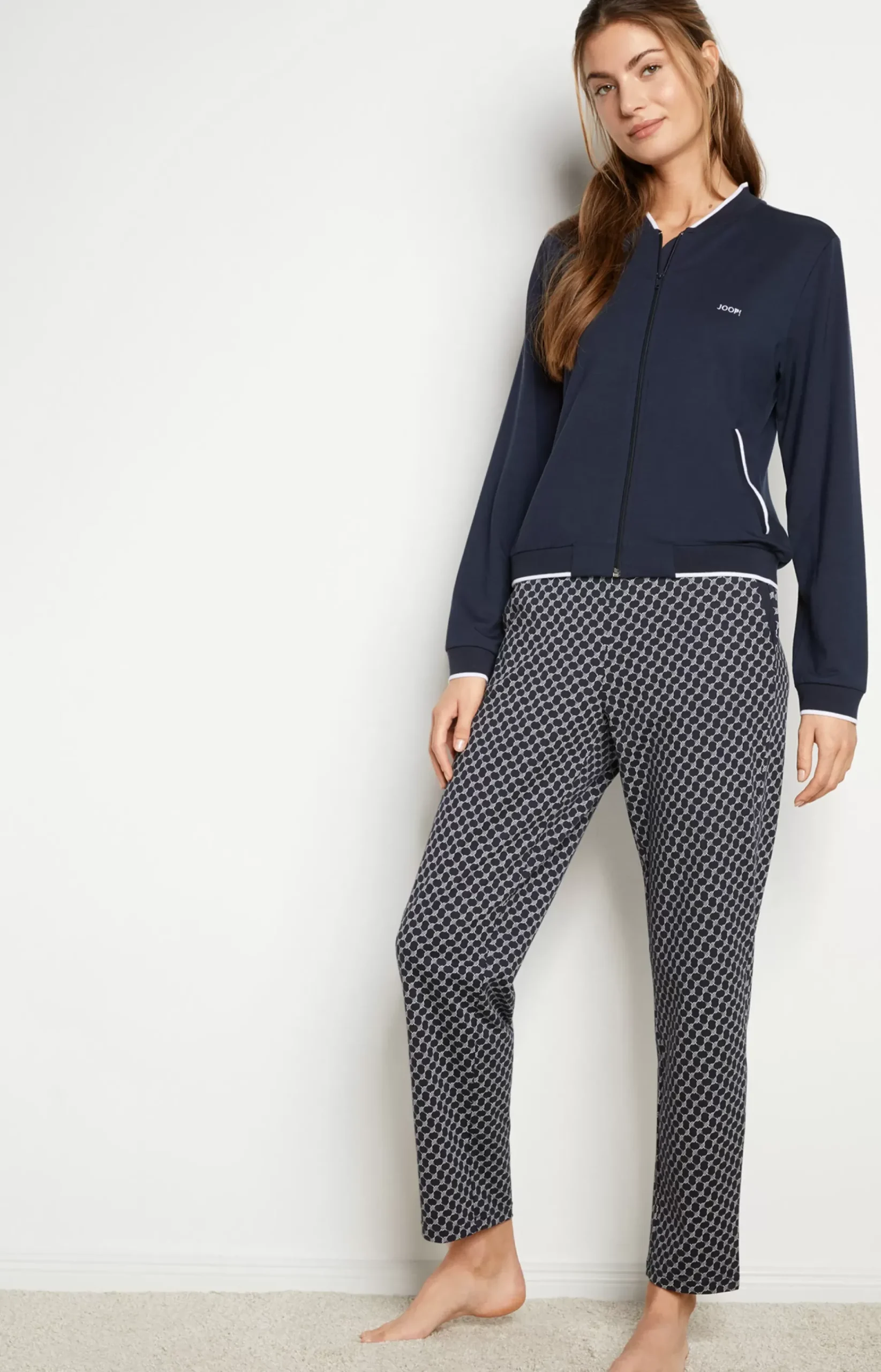 Loungewear trousers in patterned midnight blue