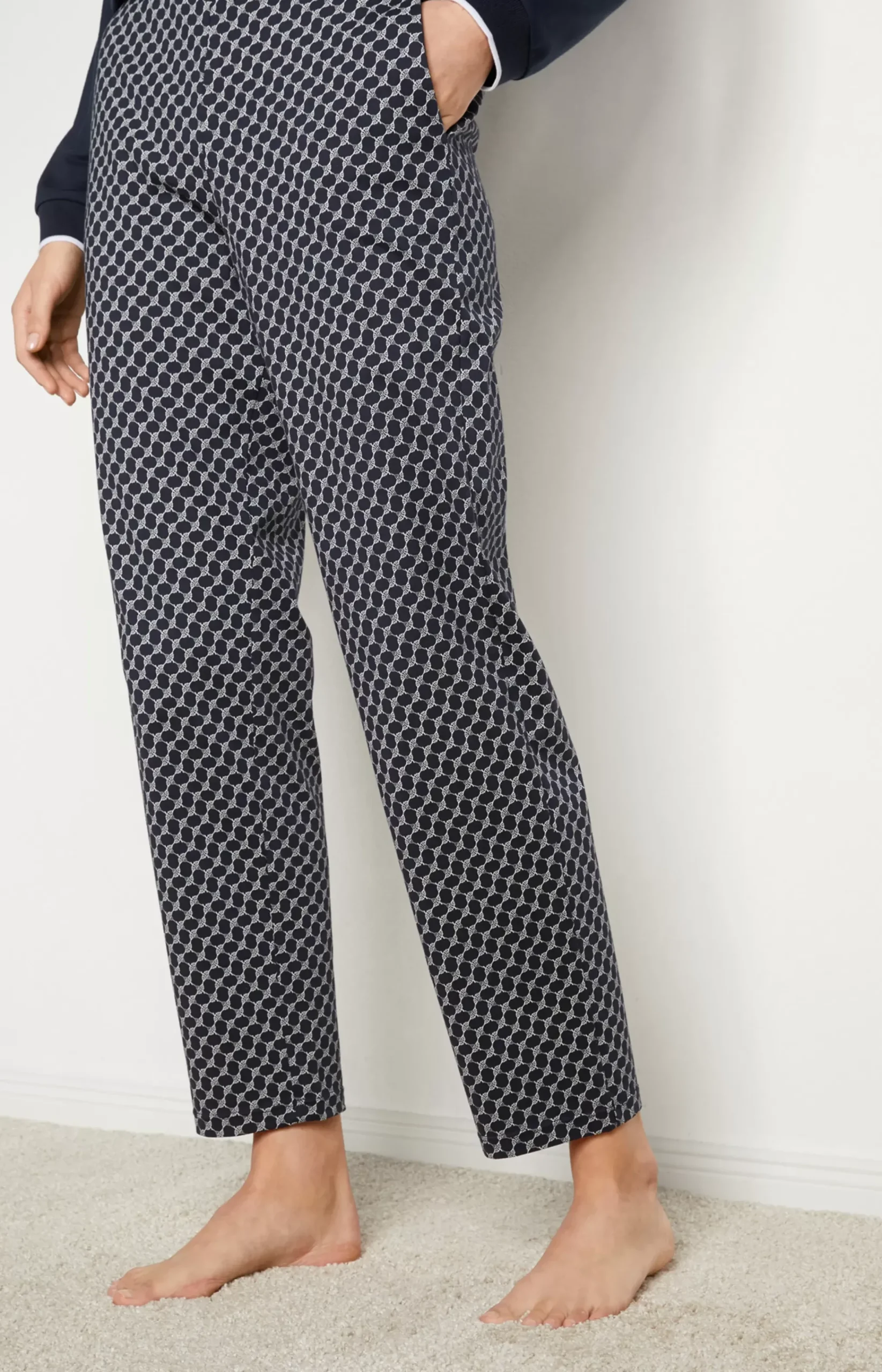 Loungewear trousers in patterned midnight blue