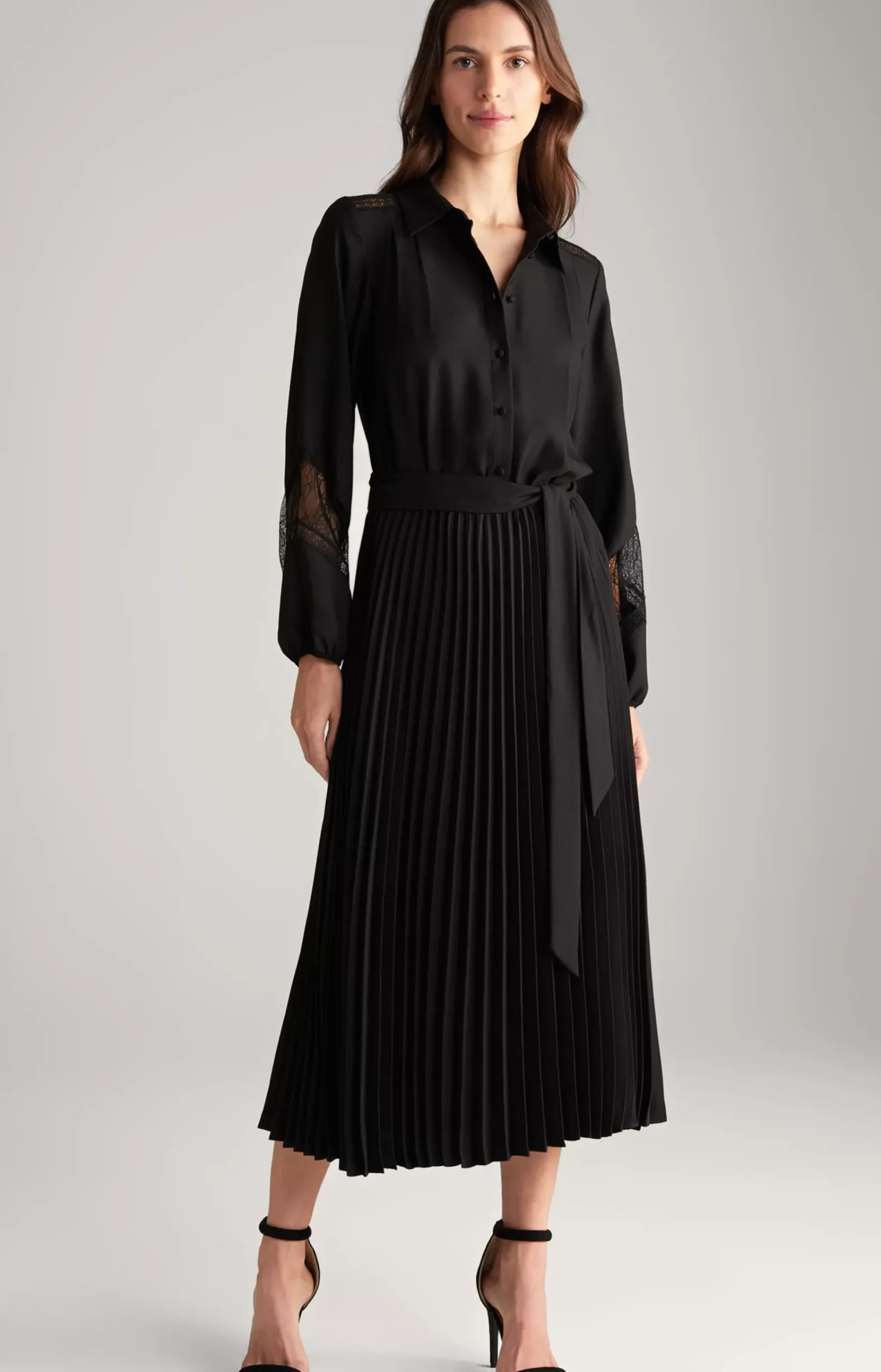 Maxi Crêpe Dress in Black
