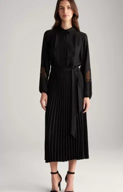 Maxi Crêpe Dress in Black
