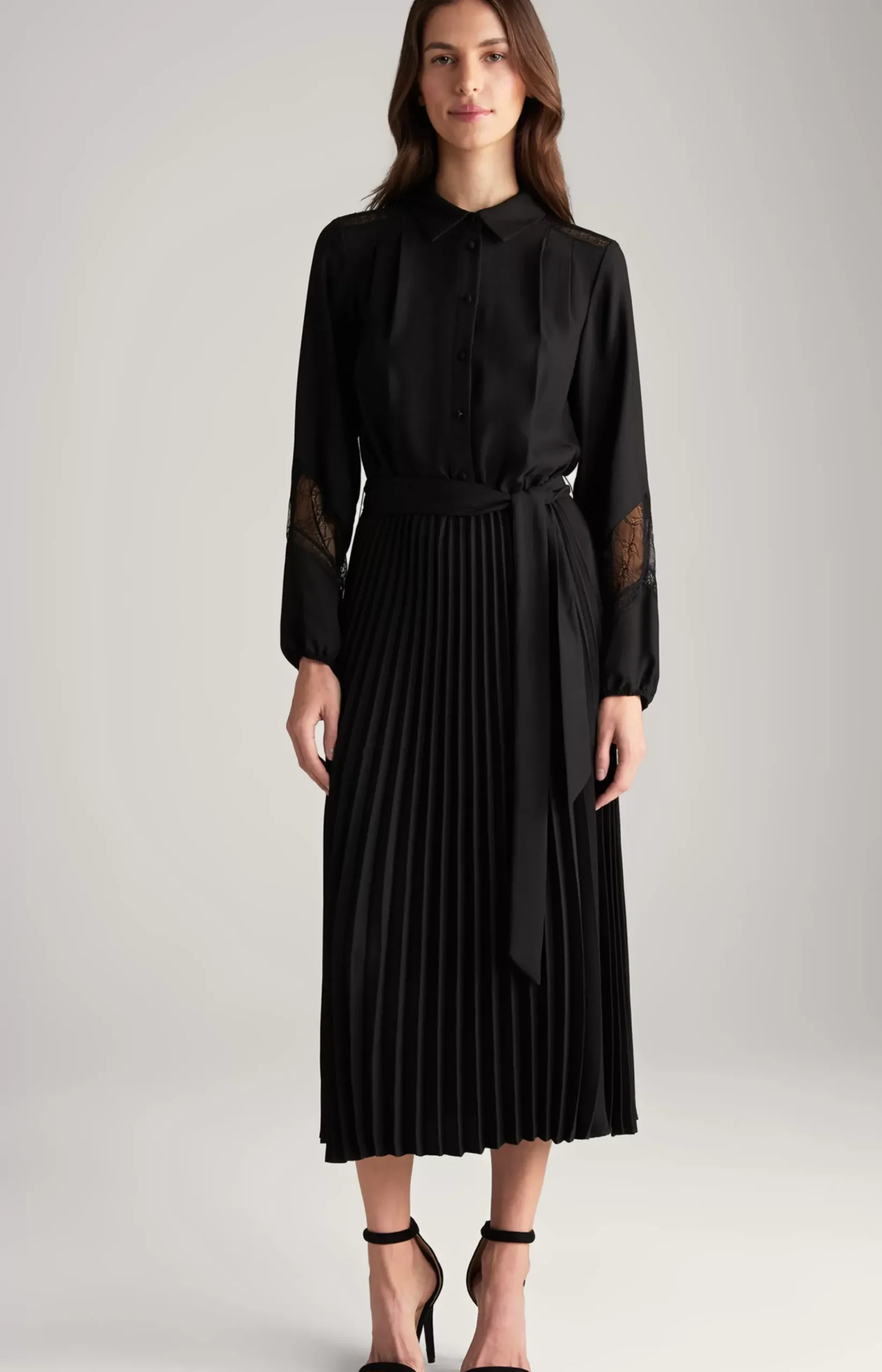 Maxi Crêpe Dress in Black