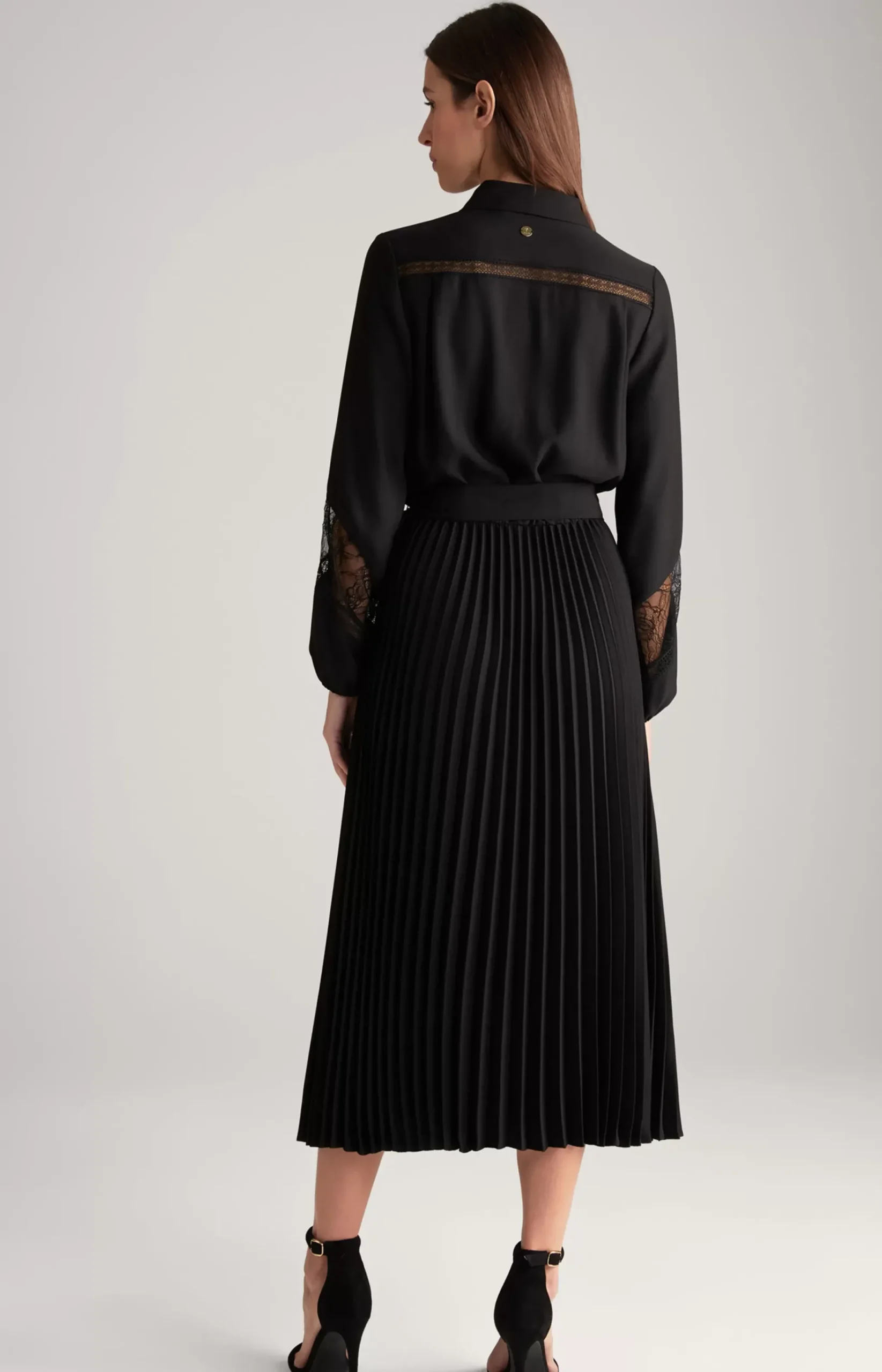Maxi Crêpe Dress in Black