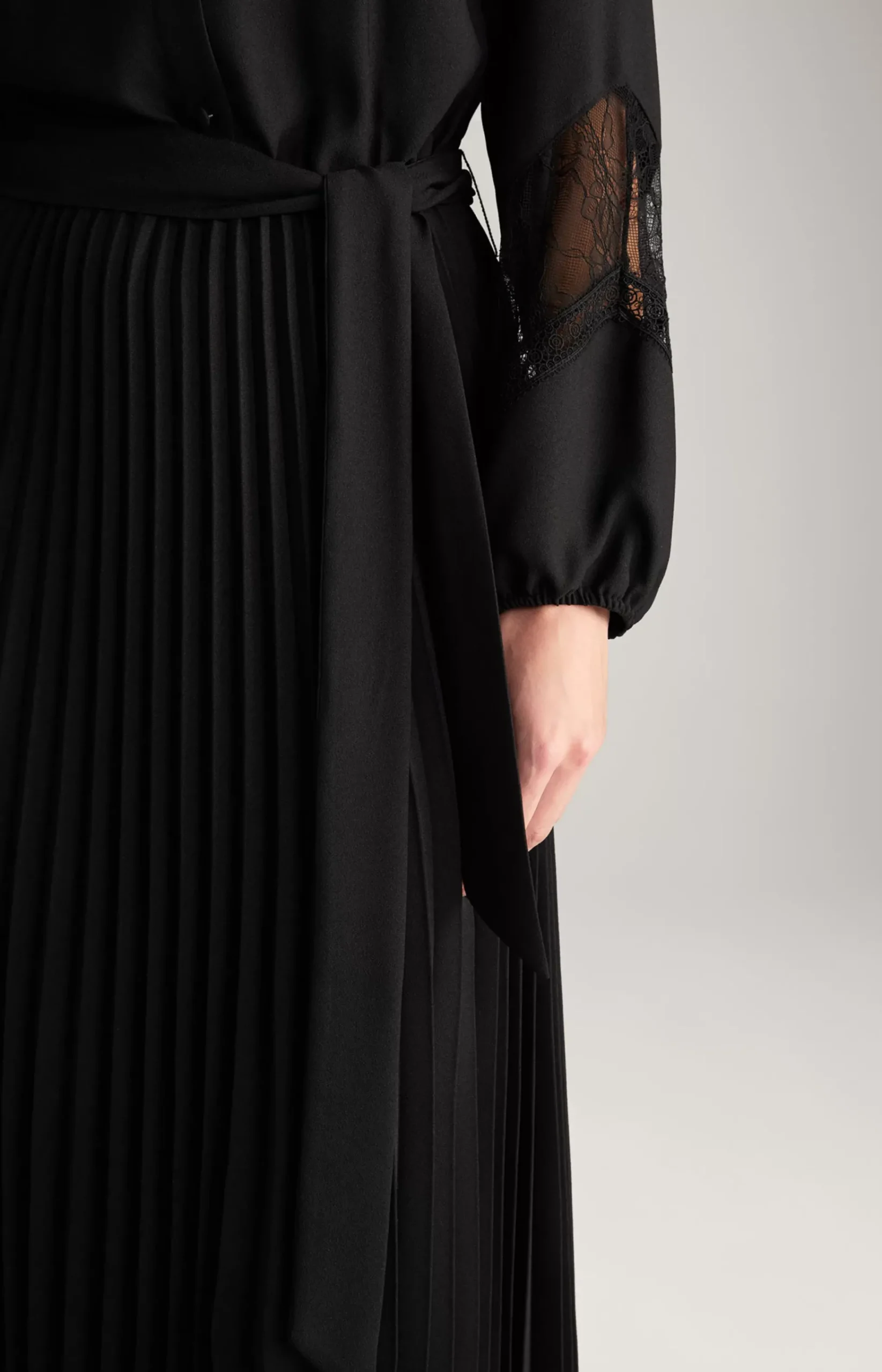 Maxi Crêpe Dress in Black