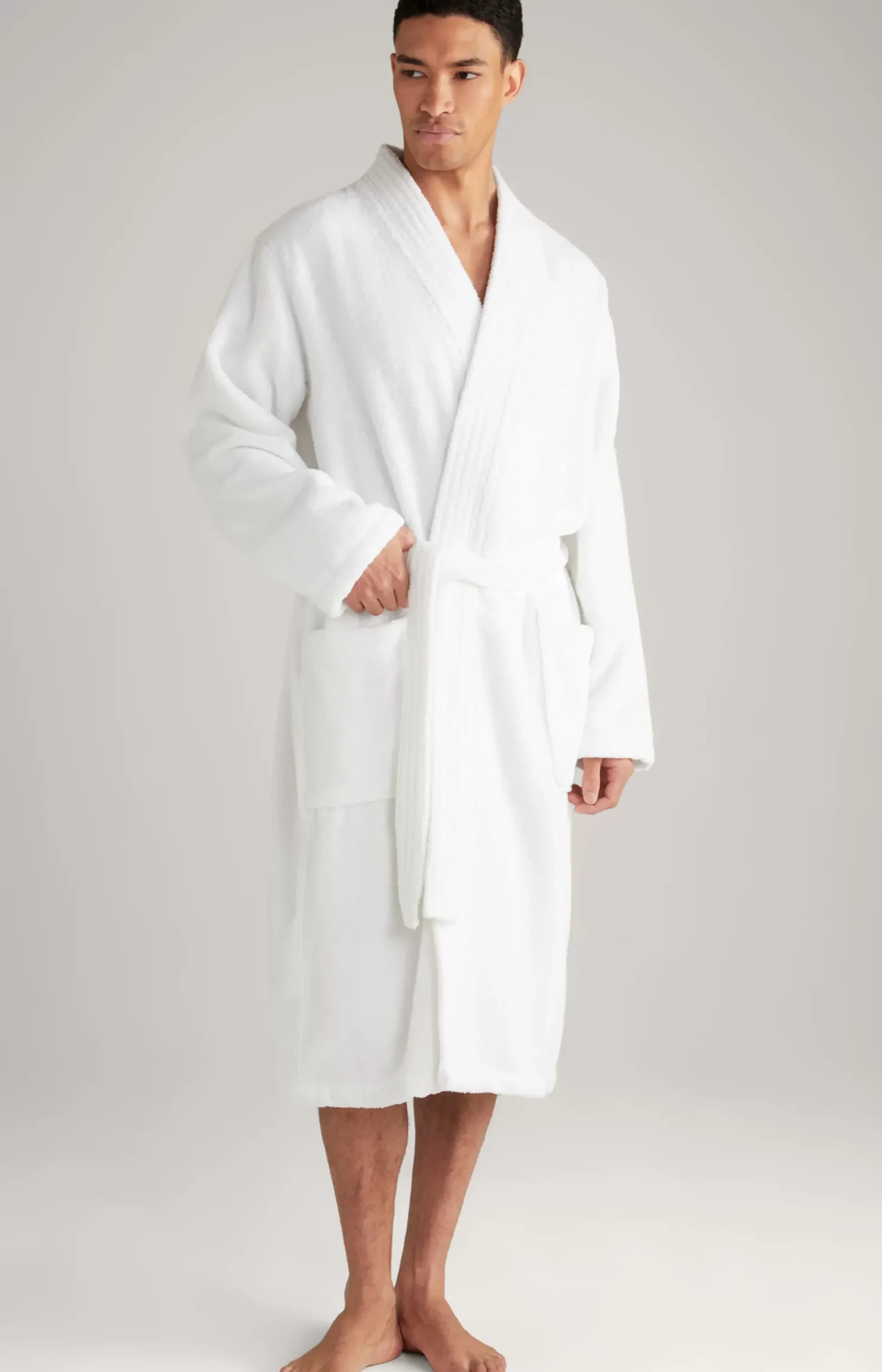 Men’s bathrobe in white